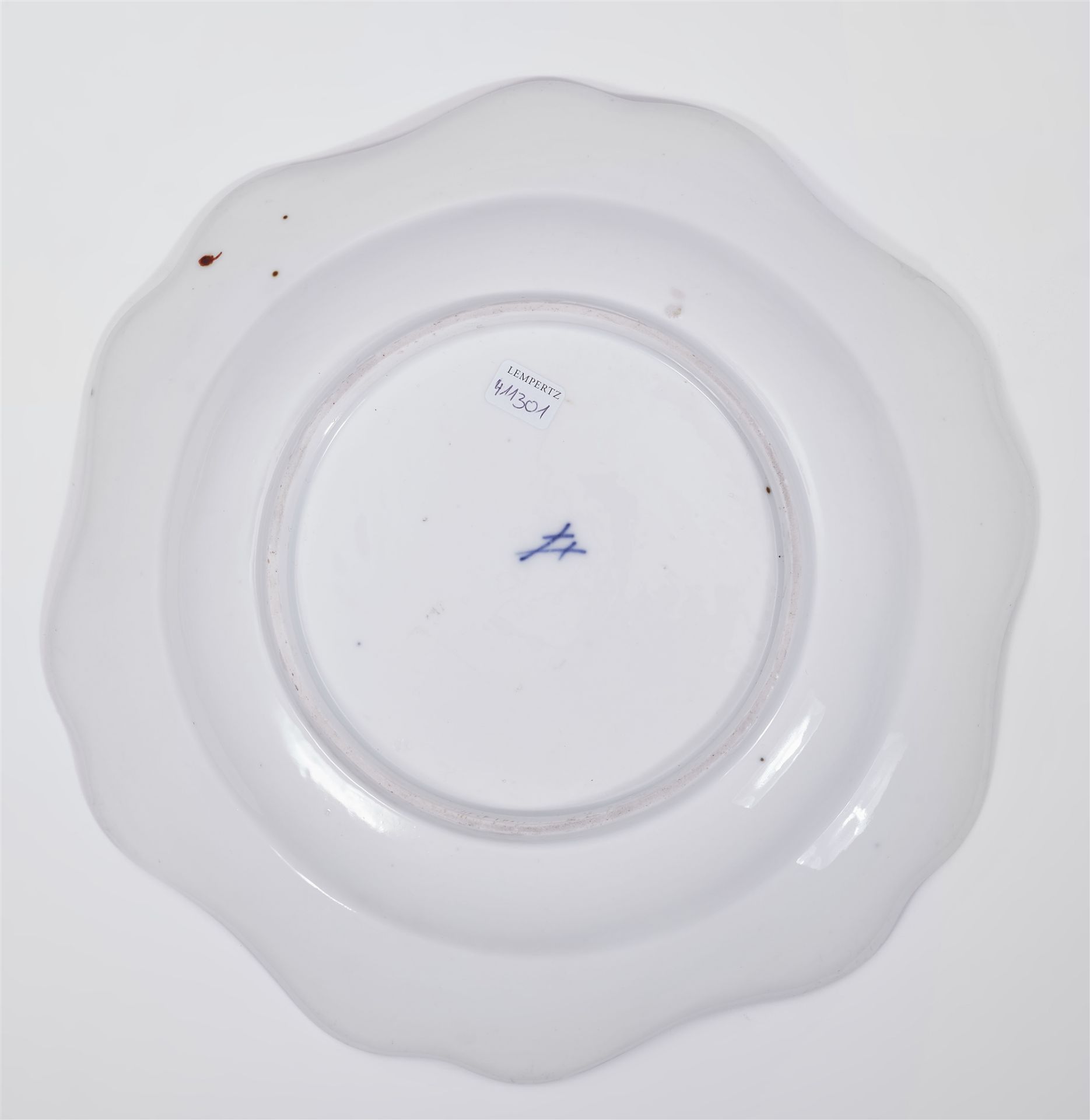 A Meissen porcelain dinner plate from a service with iron red mosaic borders - Image 2 of 3