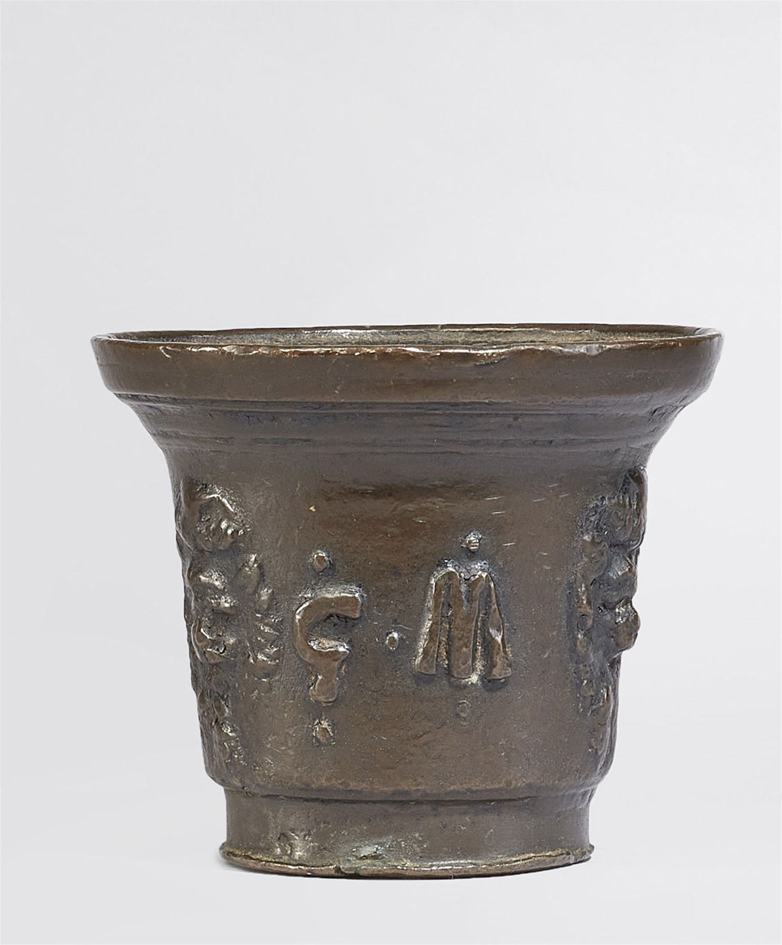 A Gothic single-handled mortar with mascarons - Image 2 of 4