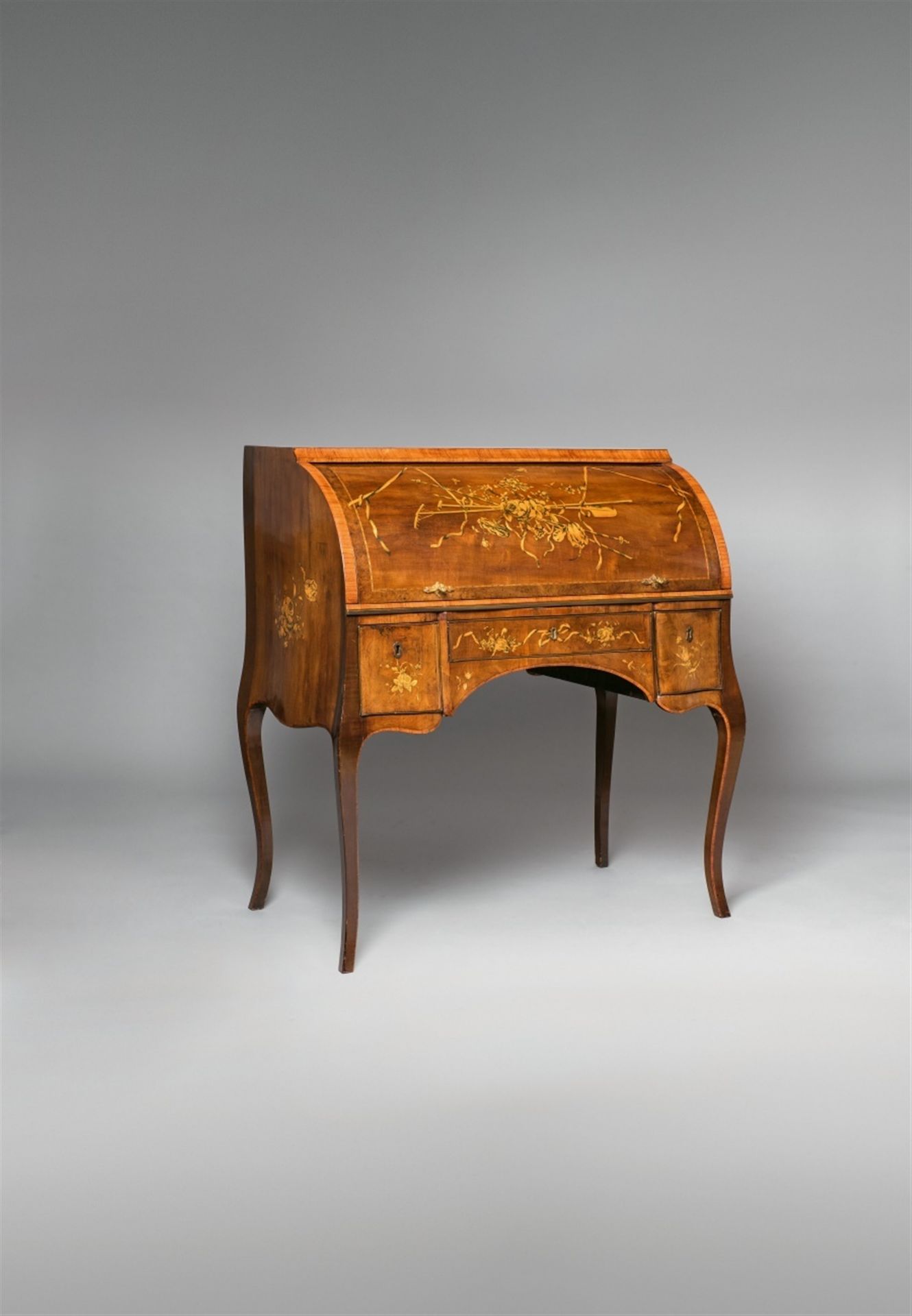 A David Roentgen cylinder bureau - Image 7 of 7