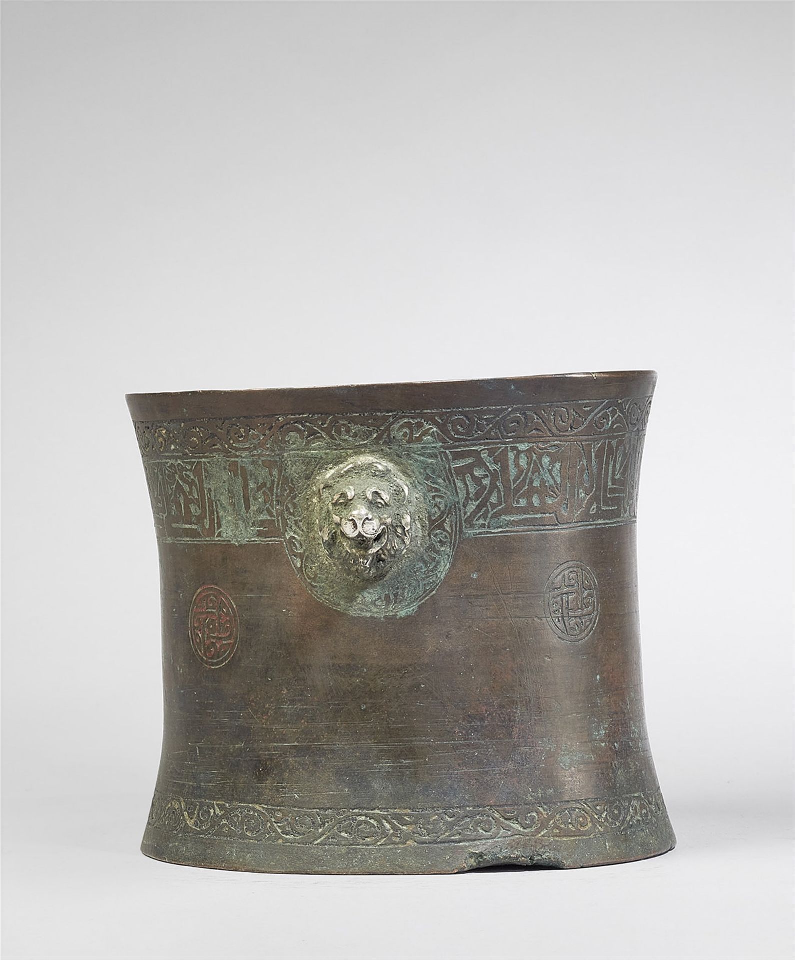 An Islamic mortar with lion's head handles - Image 4 of 4