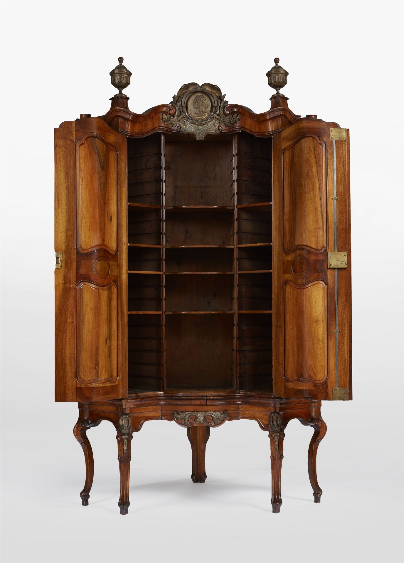 A corner cabinet made for the Counts of Seyssel d’Aix - Image 3 of 4