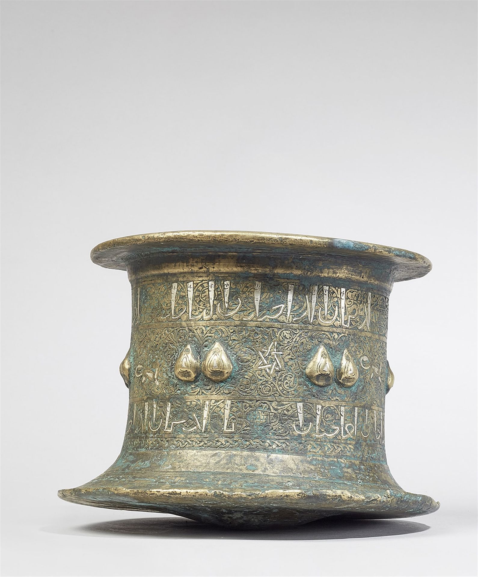 An Islamic mortar with lotus bud reliefs - Image 3 of 5