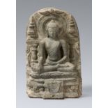 Stele des Buddha Shakyamuni. Grauer Stein. Nordost-Indien, Bihar. 9./11. Jh.