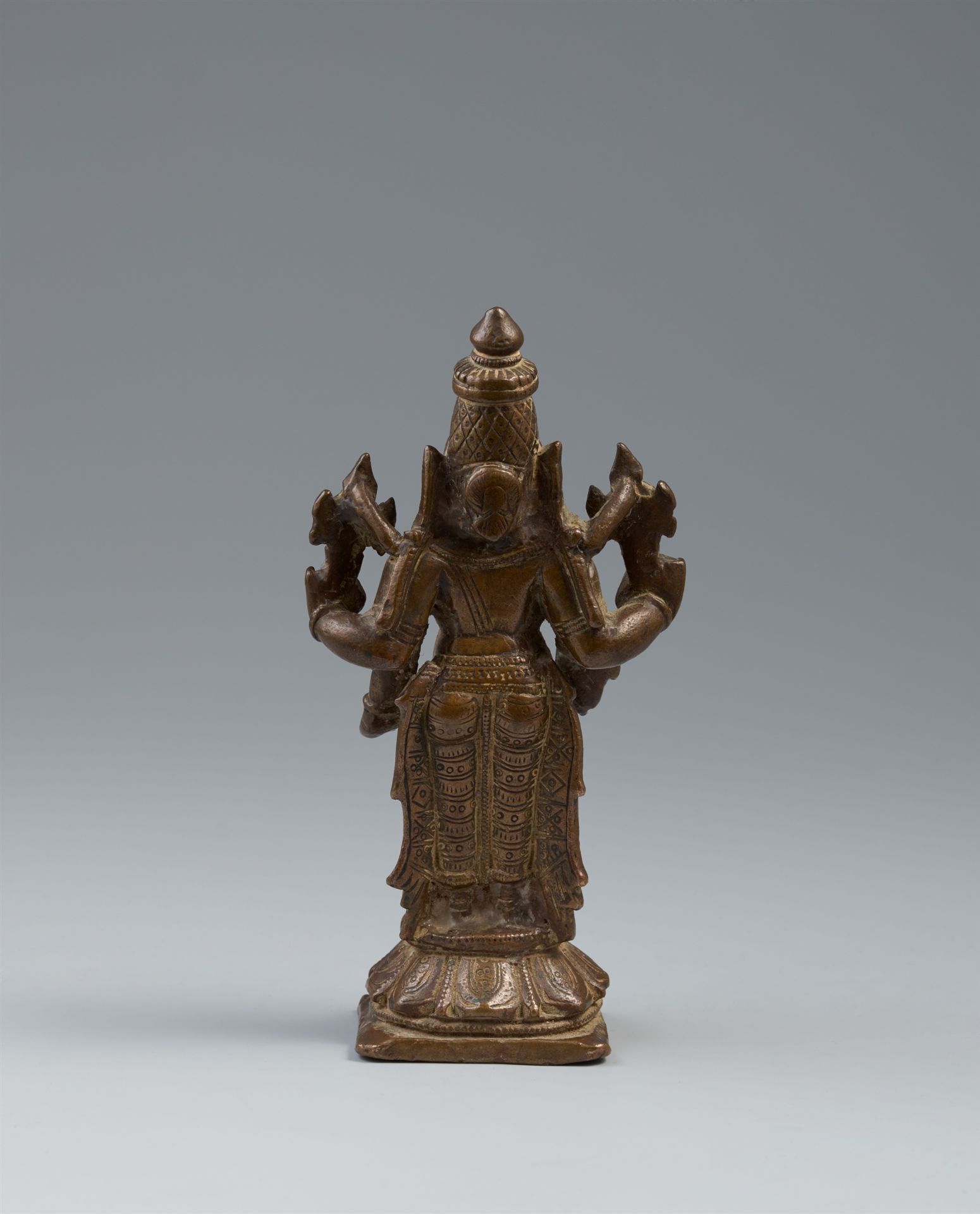 Figur des Vishnu. Kupfrige Bronze. Süd-Indien. 17./19. Jh. - Bild 3 aus 3