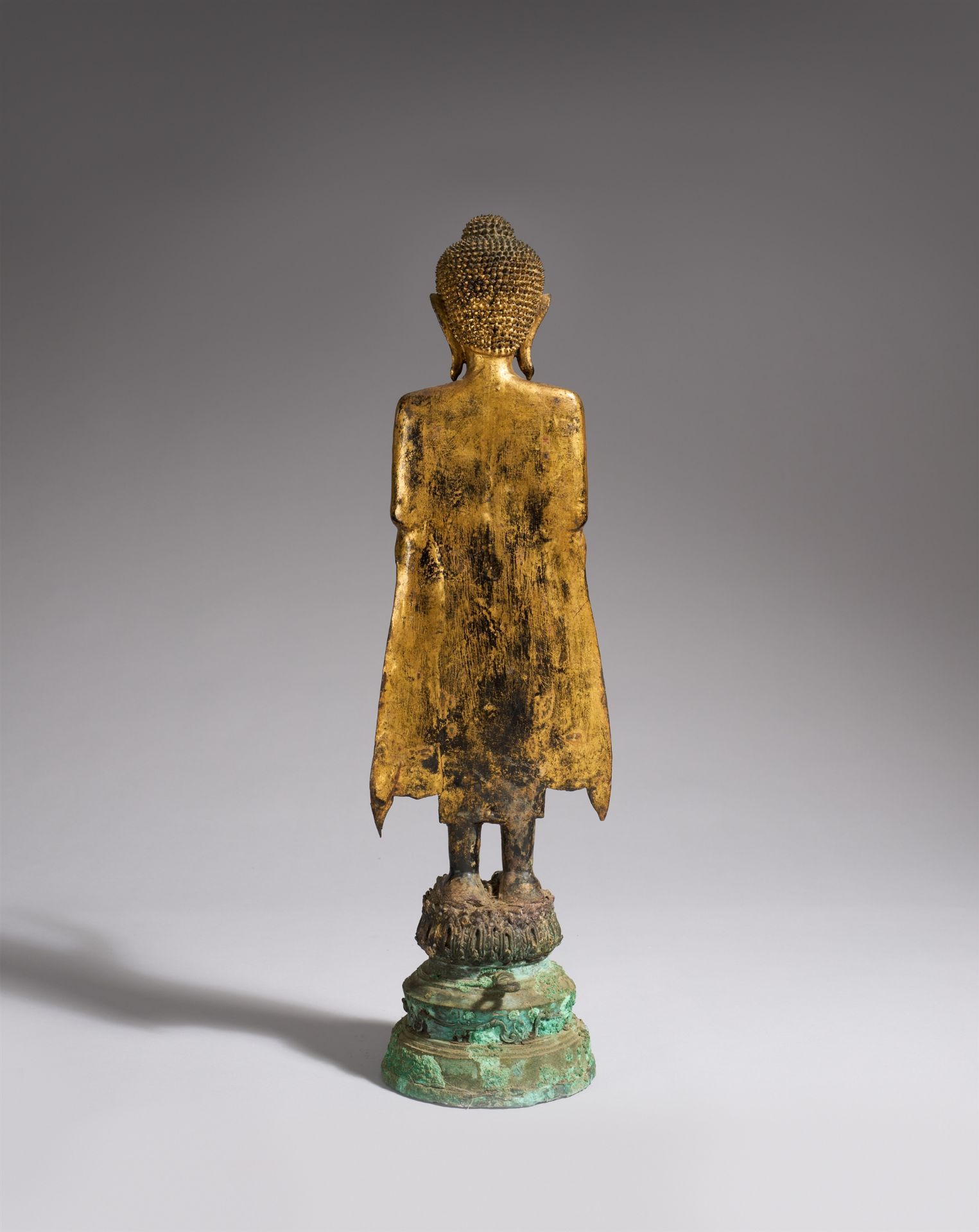 An Ayutthaya-style gilded and lacquered bronze figure of a Buddha. Thailand. 18th/19th century - Image 2 of 2