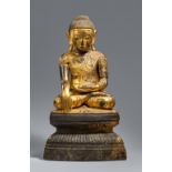 Buddha Shakyamuni. Holz, Lack und Vergoldung. Burma, Shan-Staaten. 19. Jh.