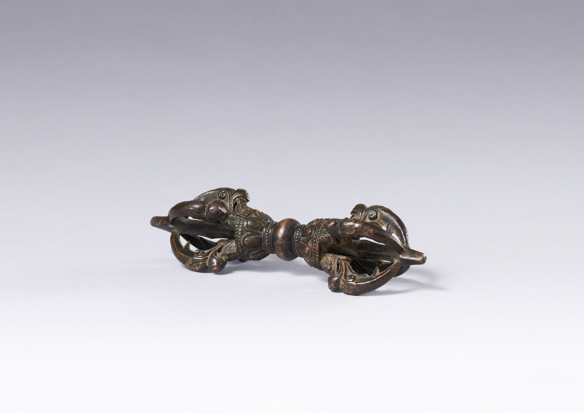 A Sinotibetan bronze vajra. Ming dynasty (1368–1644) - Image 2 of 2
