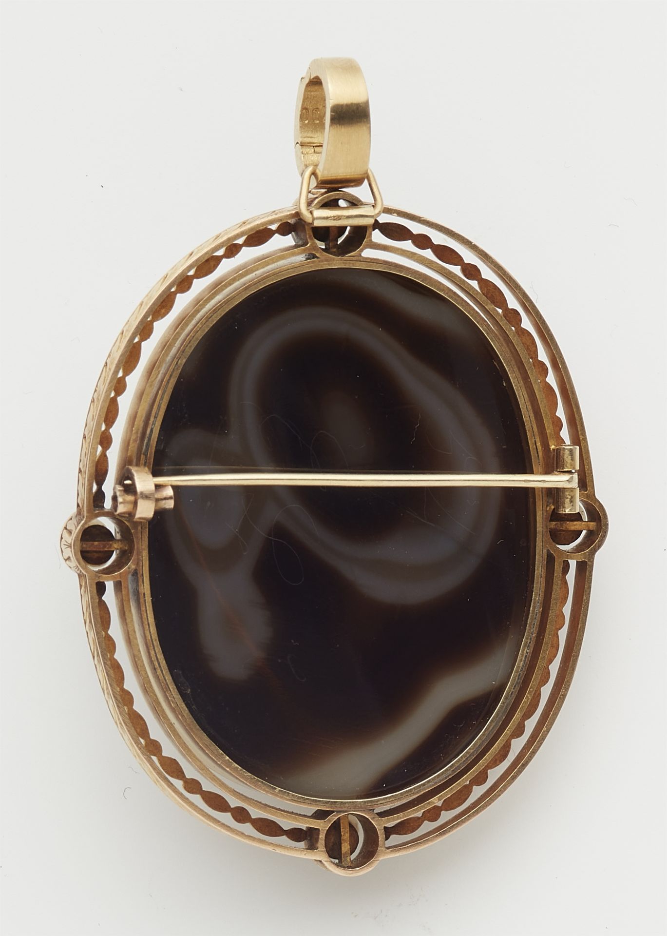 A 14k gold pearl pendant brooch with a layered agate cameo depicting Ceres. - Image 2 of 2