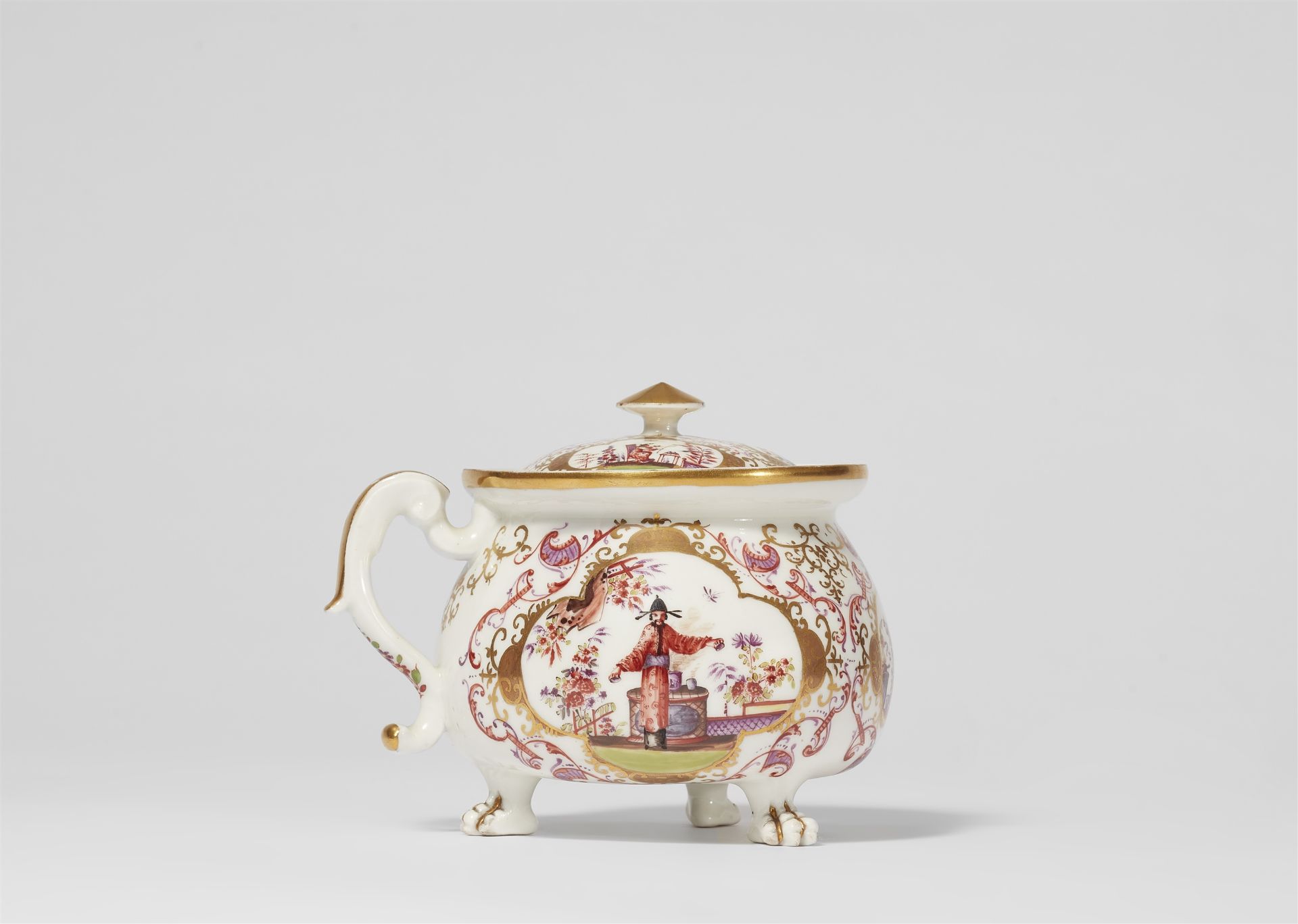 An early Meissen porcelain cream pot with Chinoiseries - Image 5 of 6