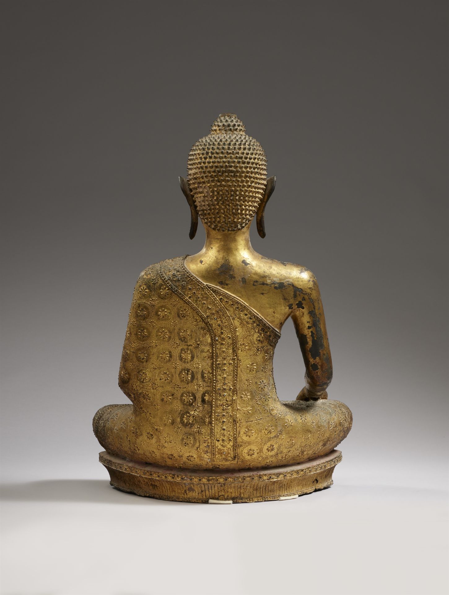 A Ratanakosin gilded and lacquered bronze figure of Buddha Shakyamuni. Thailand. 19th century - Image 2 of 2