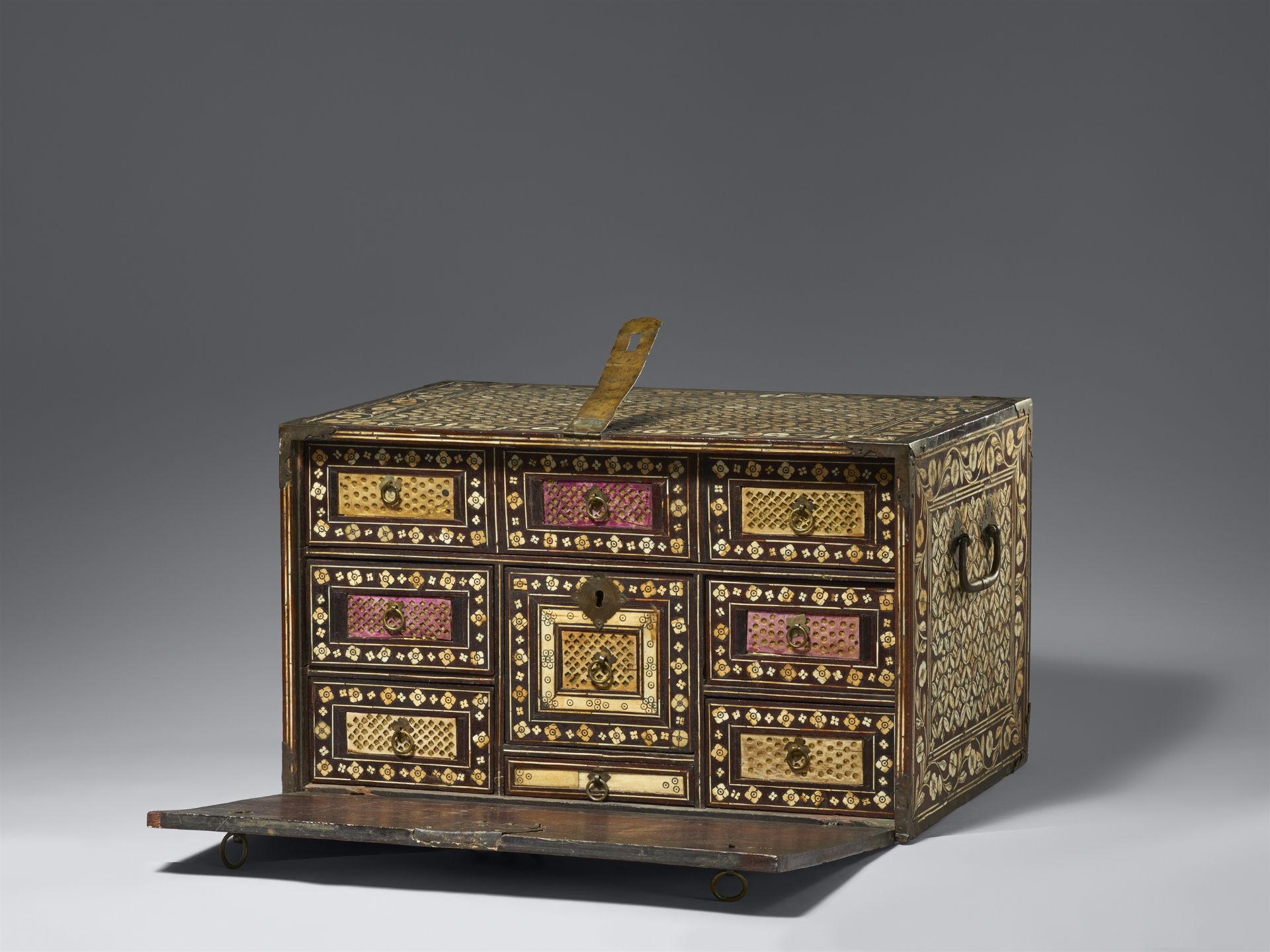 A Mughal ivory-inlaid wooden chest. Northwest-India/Pakistan, Gujarat or Sindh. 17th century