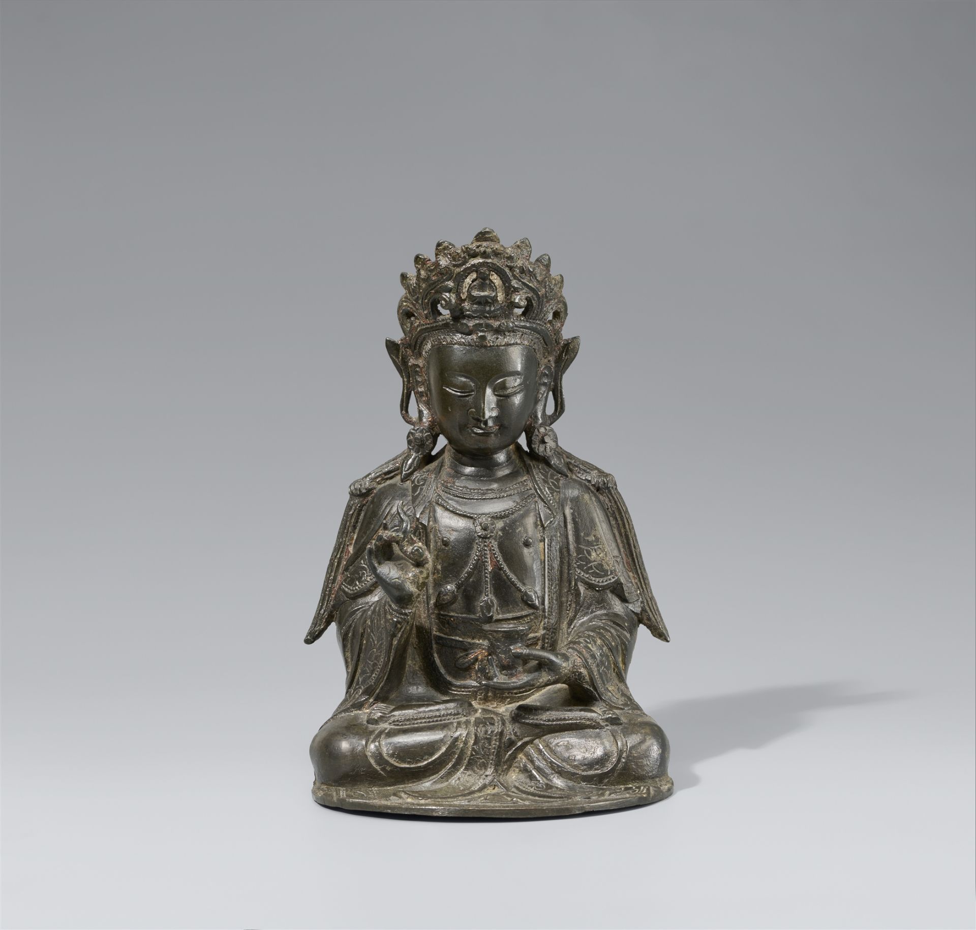 Figur des Guanyin. Bronze. 17./18. Jh.