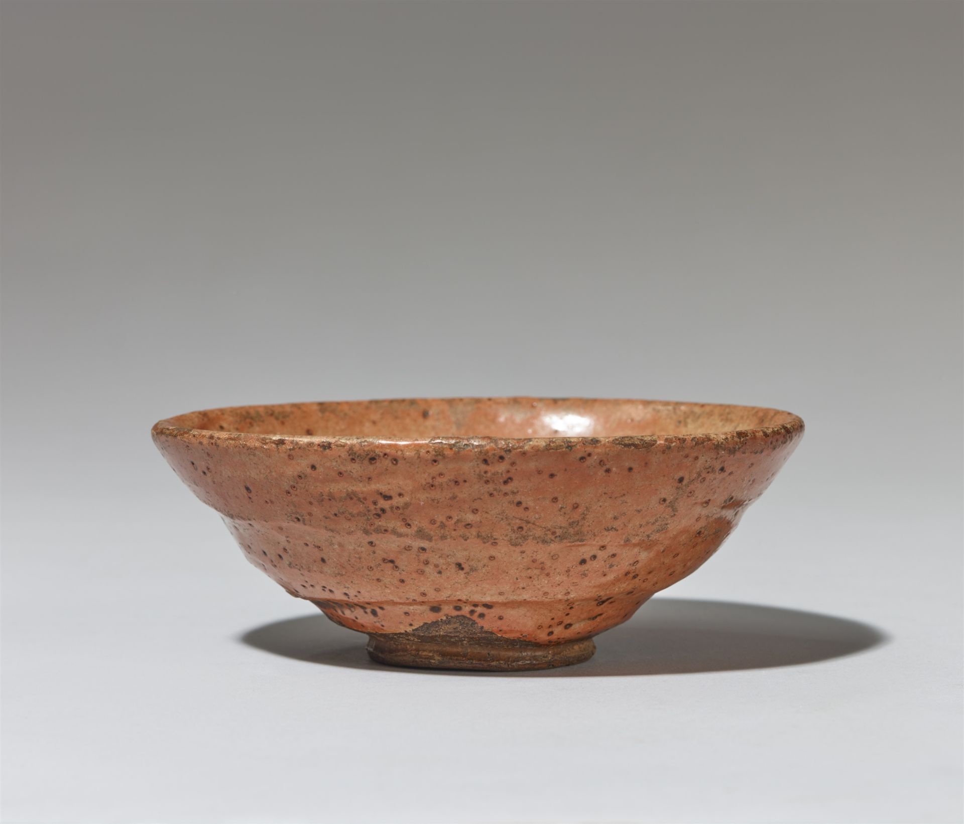 An oval-shaped aka raku chawan. Kyoto. 18th century - Image 3 of 3