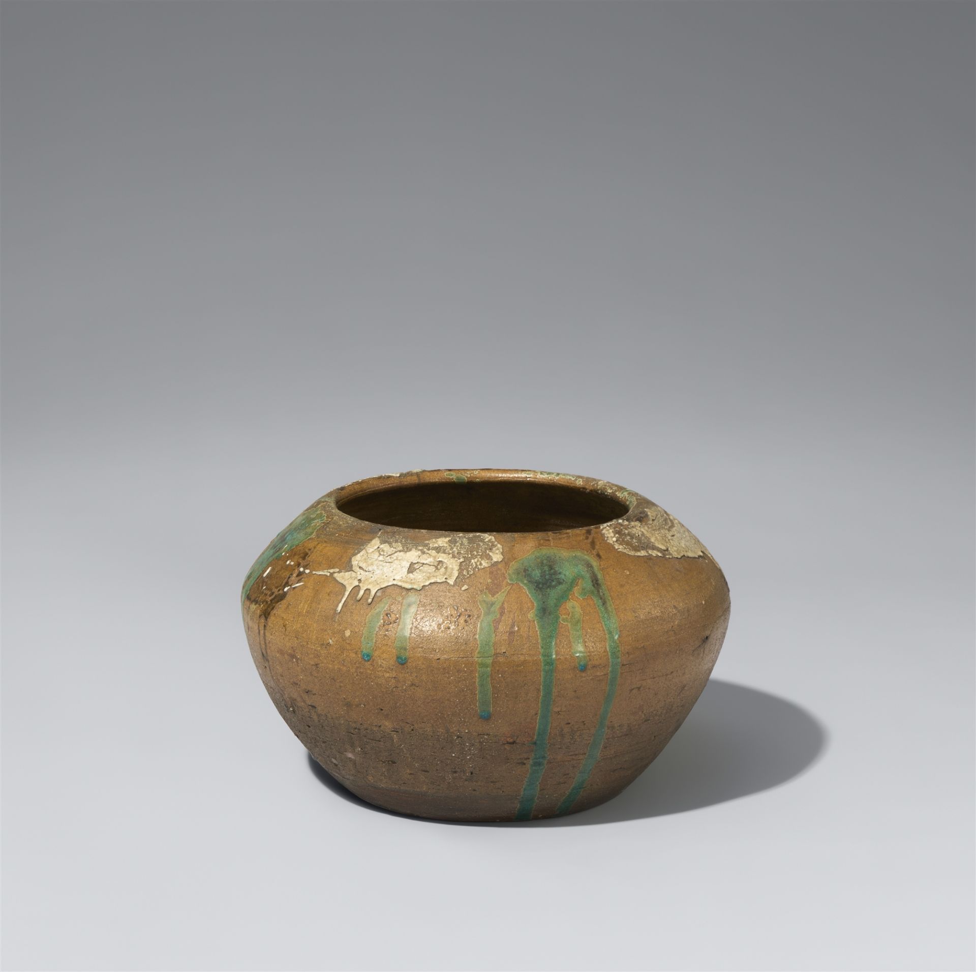 A very large tsubo. Possibly Iga. Early Edo period