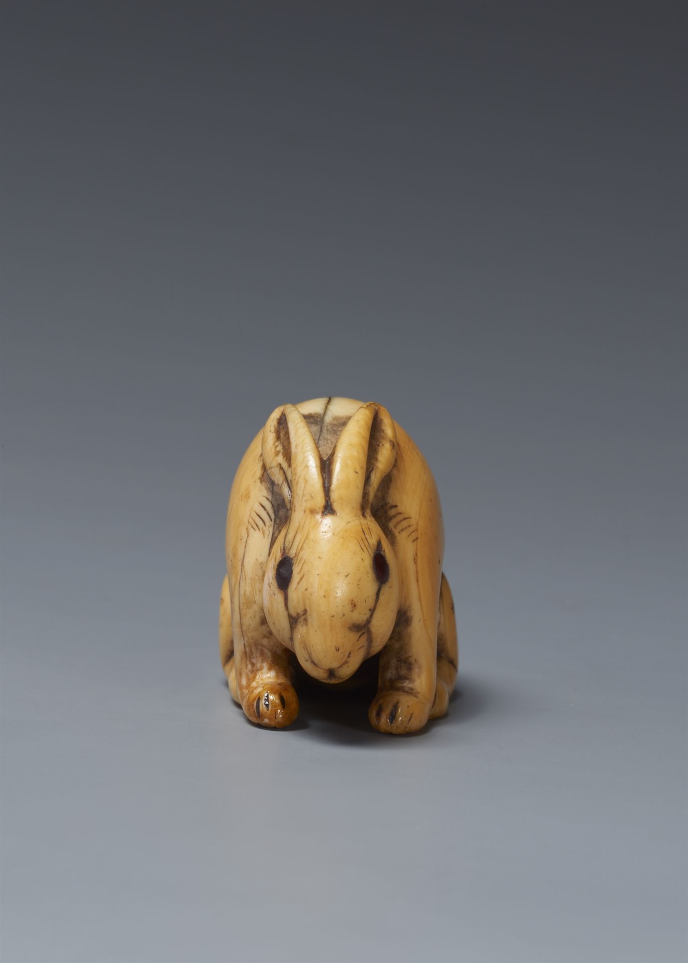 A large ivory netsuke of a rabbit. 18th century - Image 4 of 5