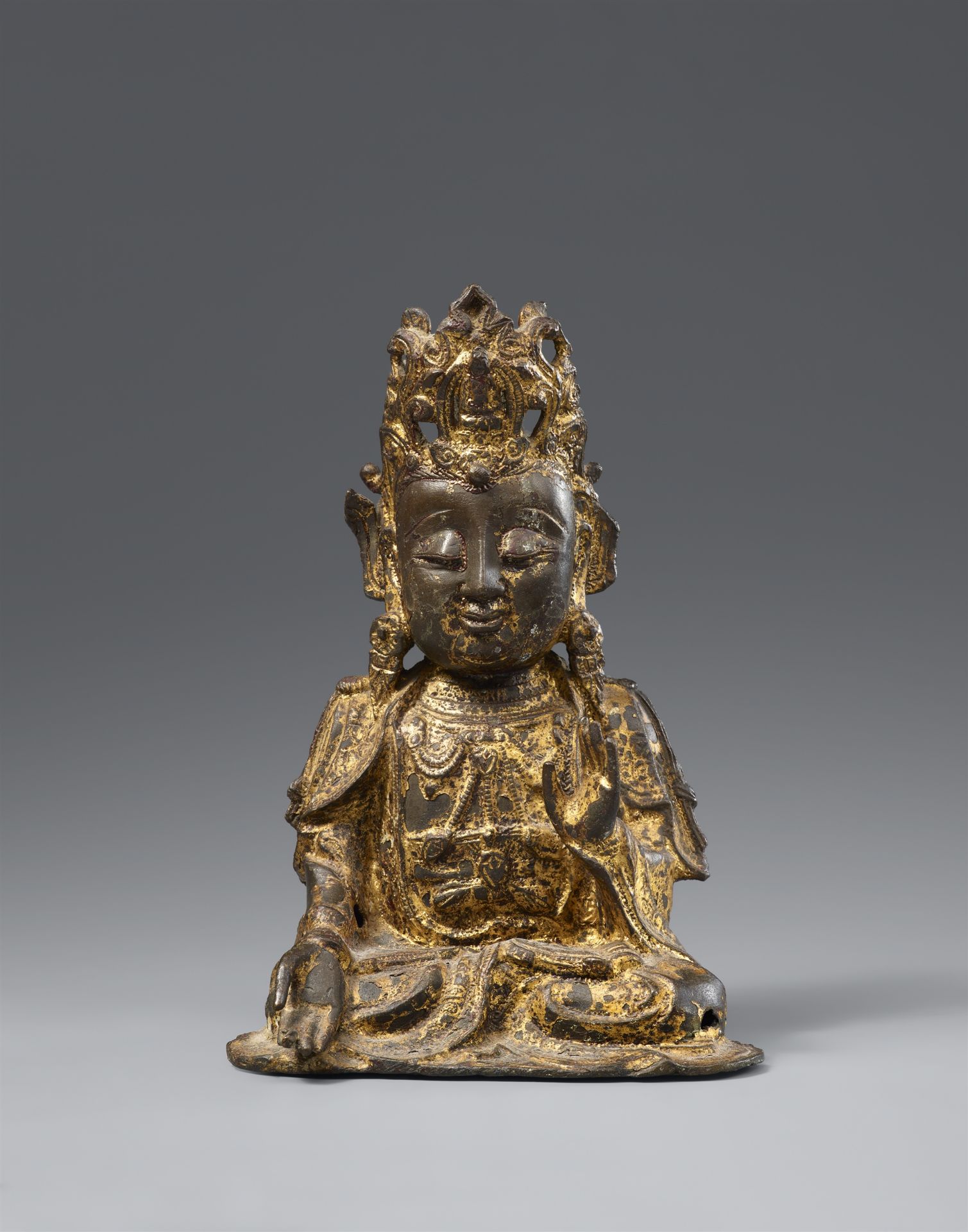 Figur des Guanyin. Bronze mit vergoldeter Lackfassung. Ming-Zeit