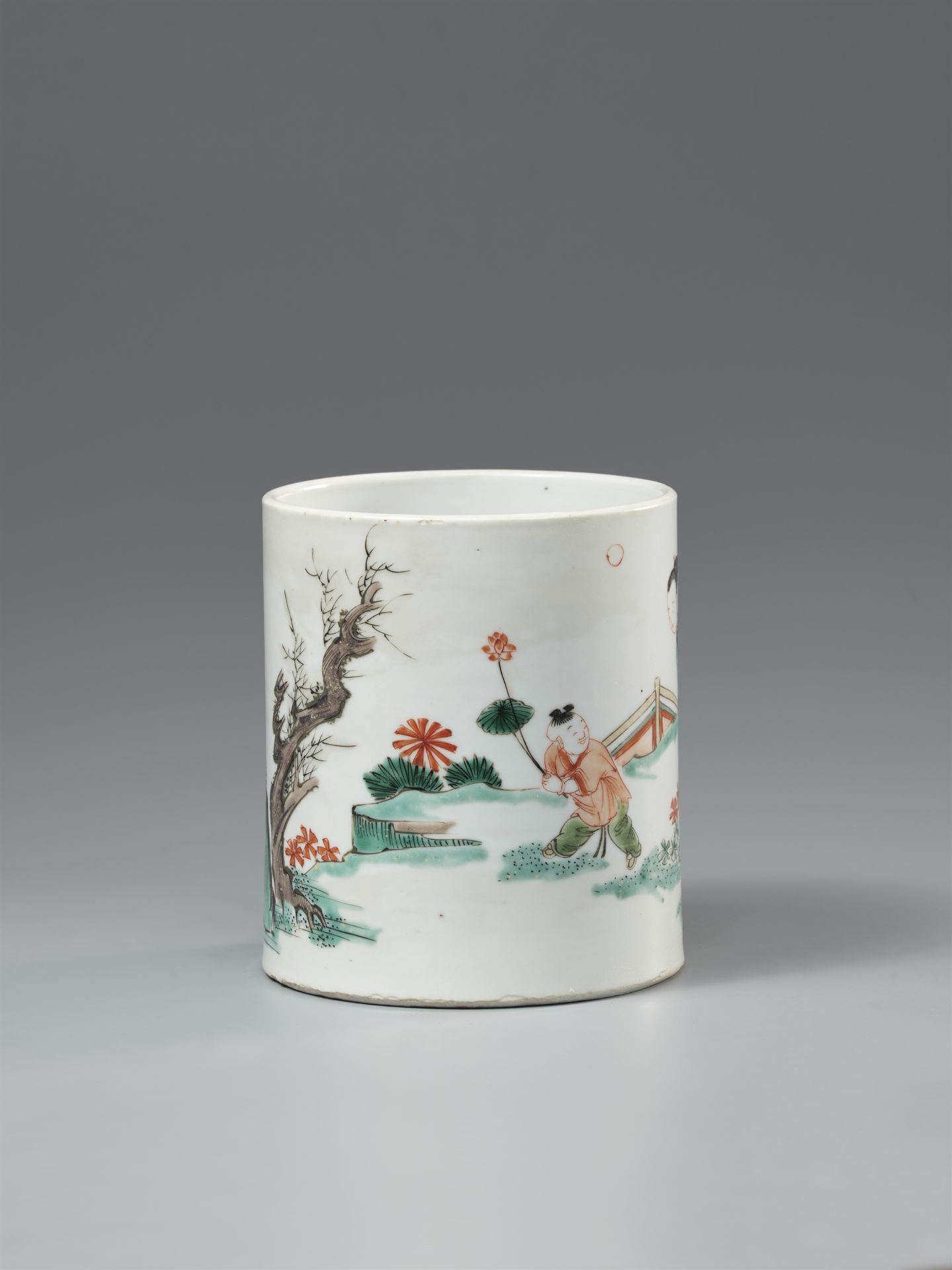 A famille verte brushpot (bitong). Qing dynasty (1644-1911) - Image 2 of 4