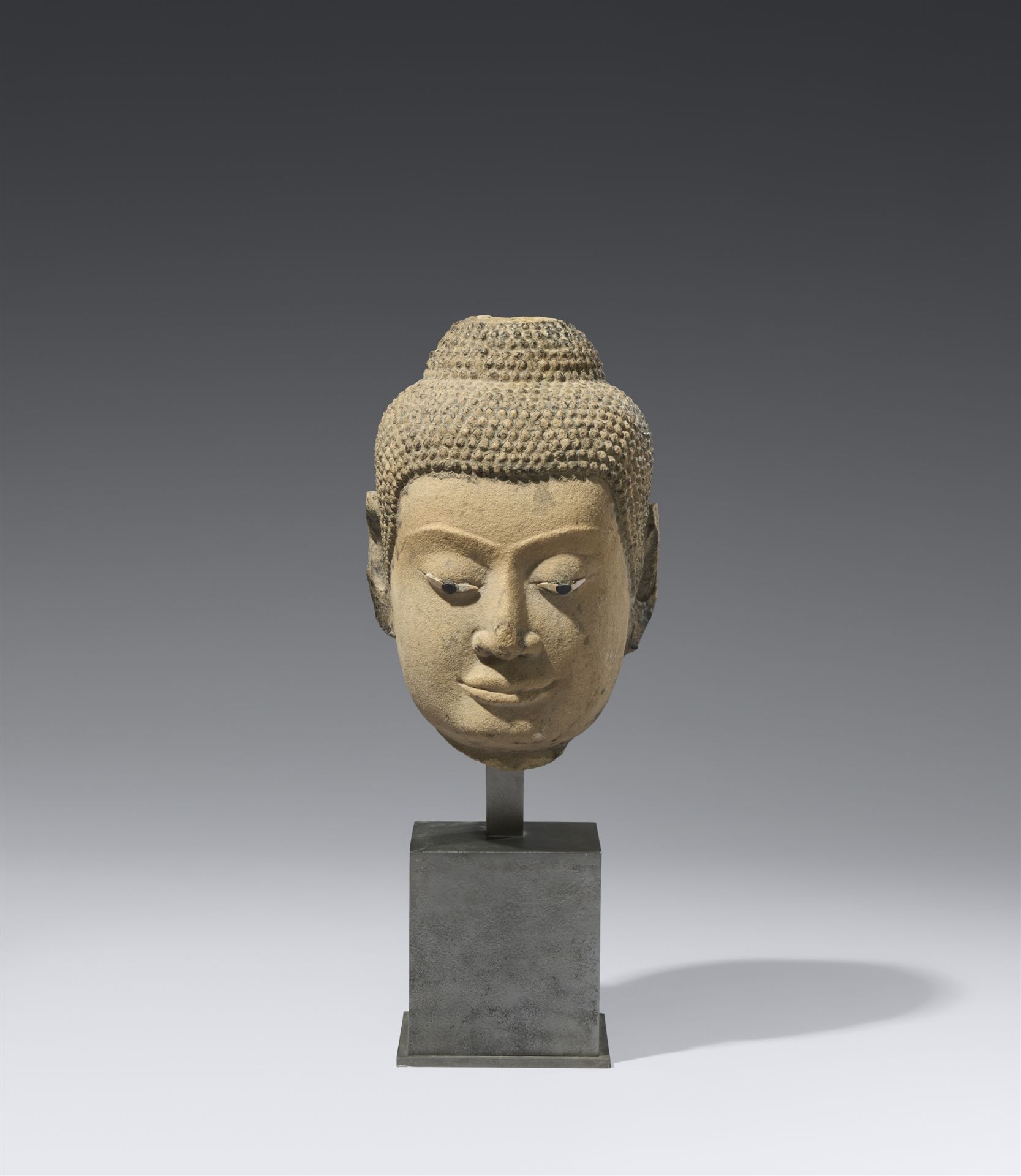 Kopf eines Buddha. Sandstein. Thailand, Ayutthaya. 15. Jh.