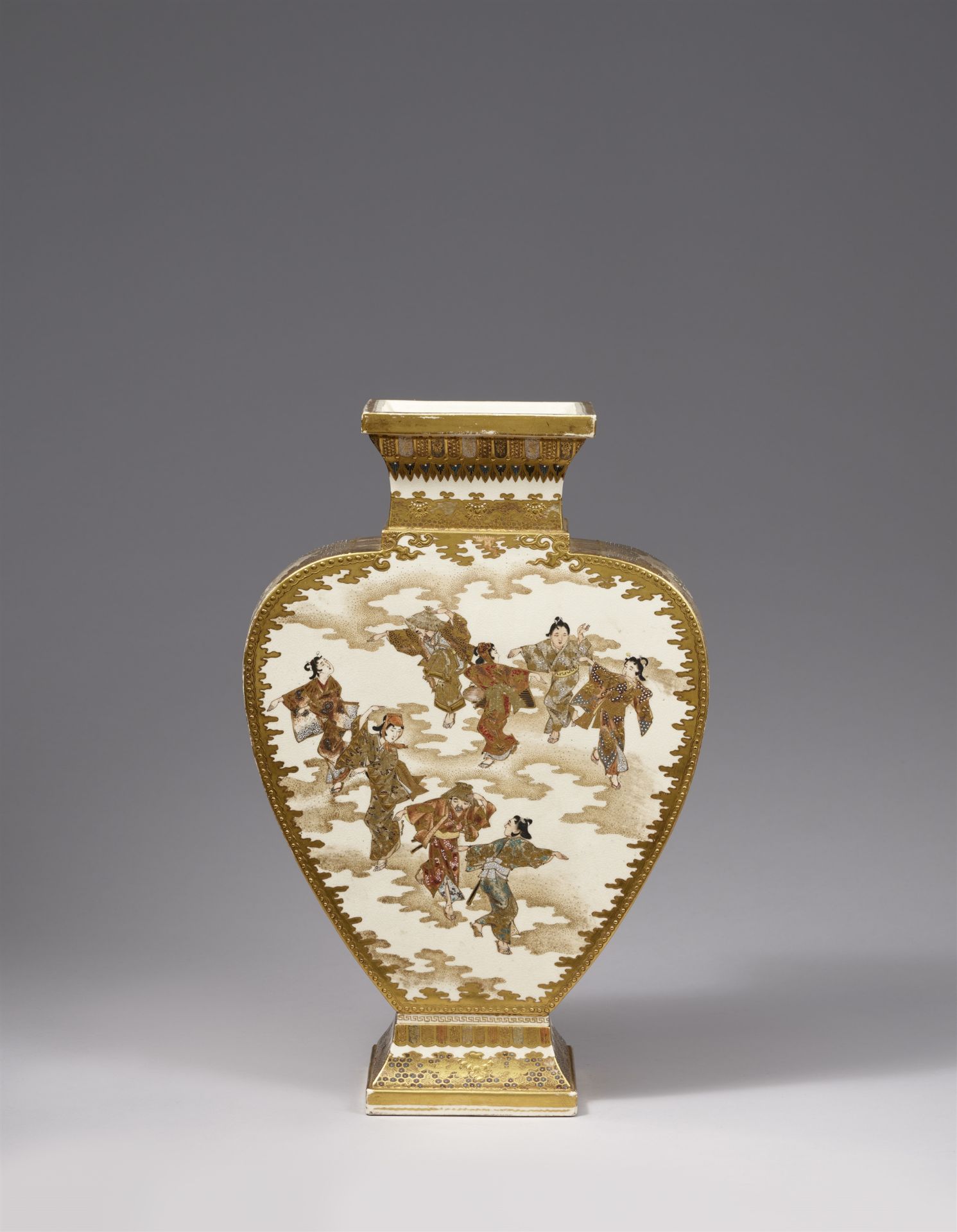A large Satsuma vase. Around 1880 - Image 2 of 3