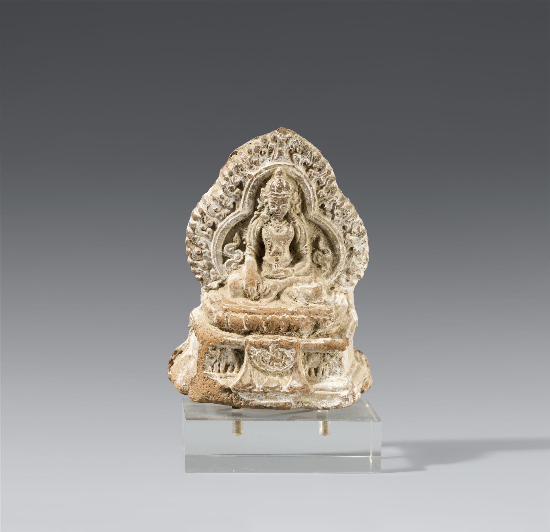 Kleines Votiv-Relief (tsa tsa). Terracotta. Tibet, 18. Jh.