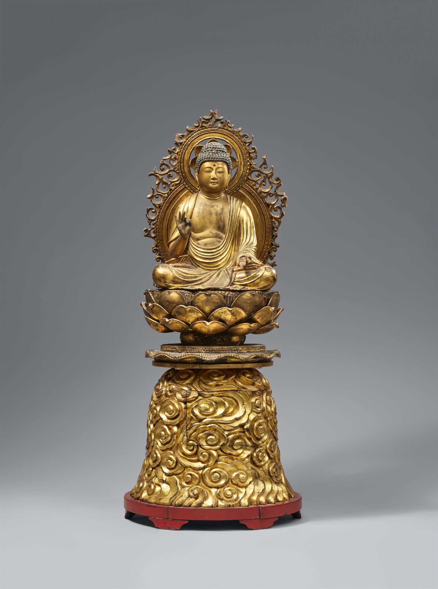 A gilt wood figure of Amida Nyorai. 18th/ early 19th century