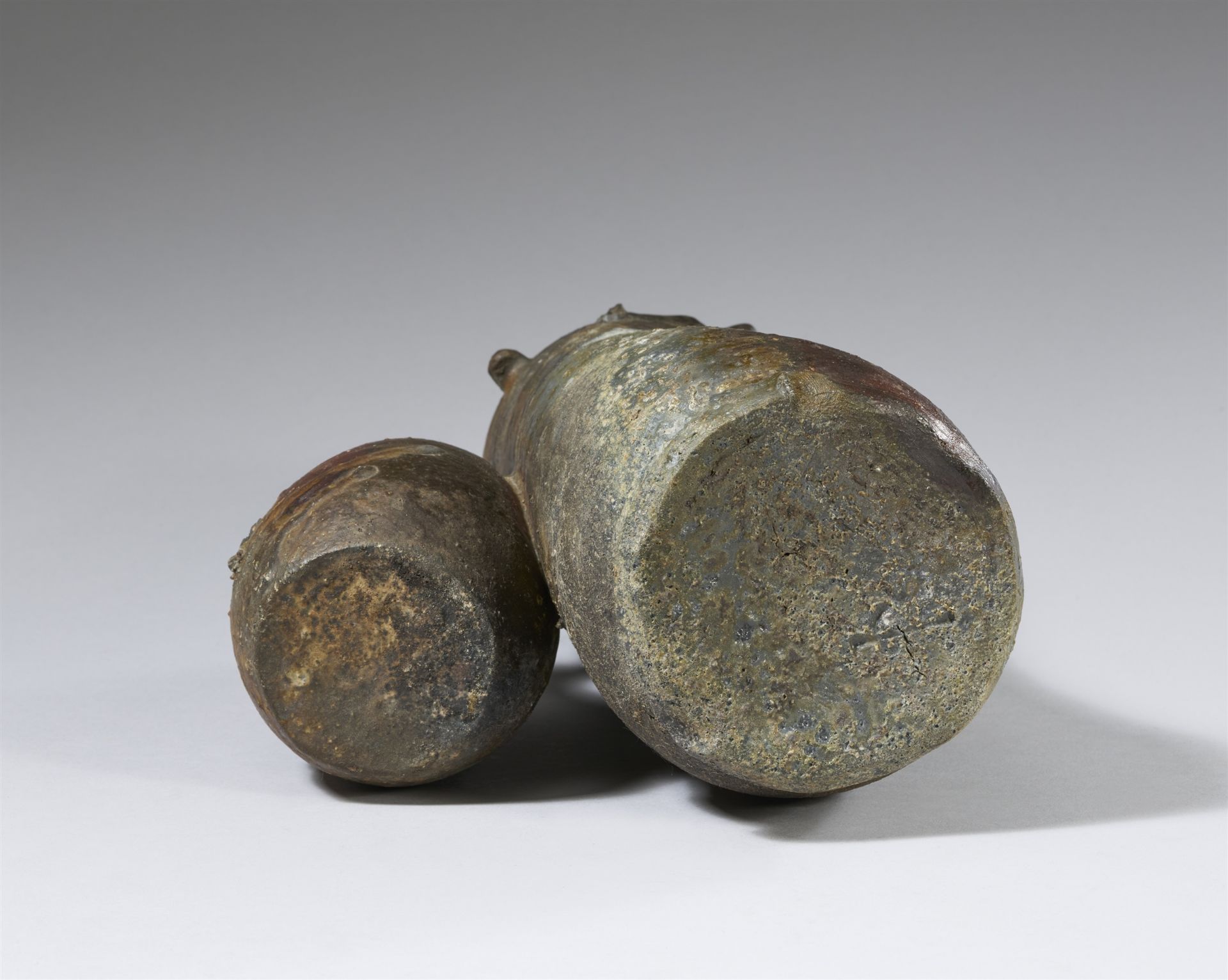 A Bizen vase and a tokkuri. Edo period - Image 2 of 3