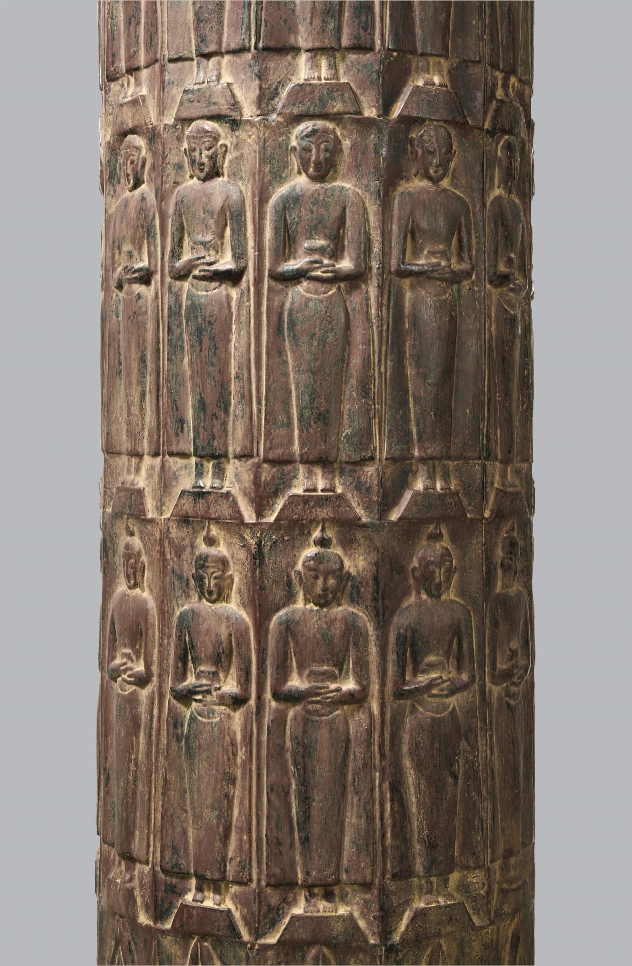 A very large carved wooden pillar. - Image 2 of 2