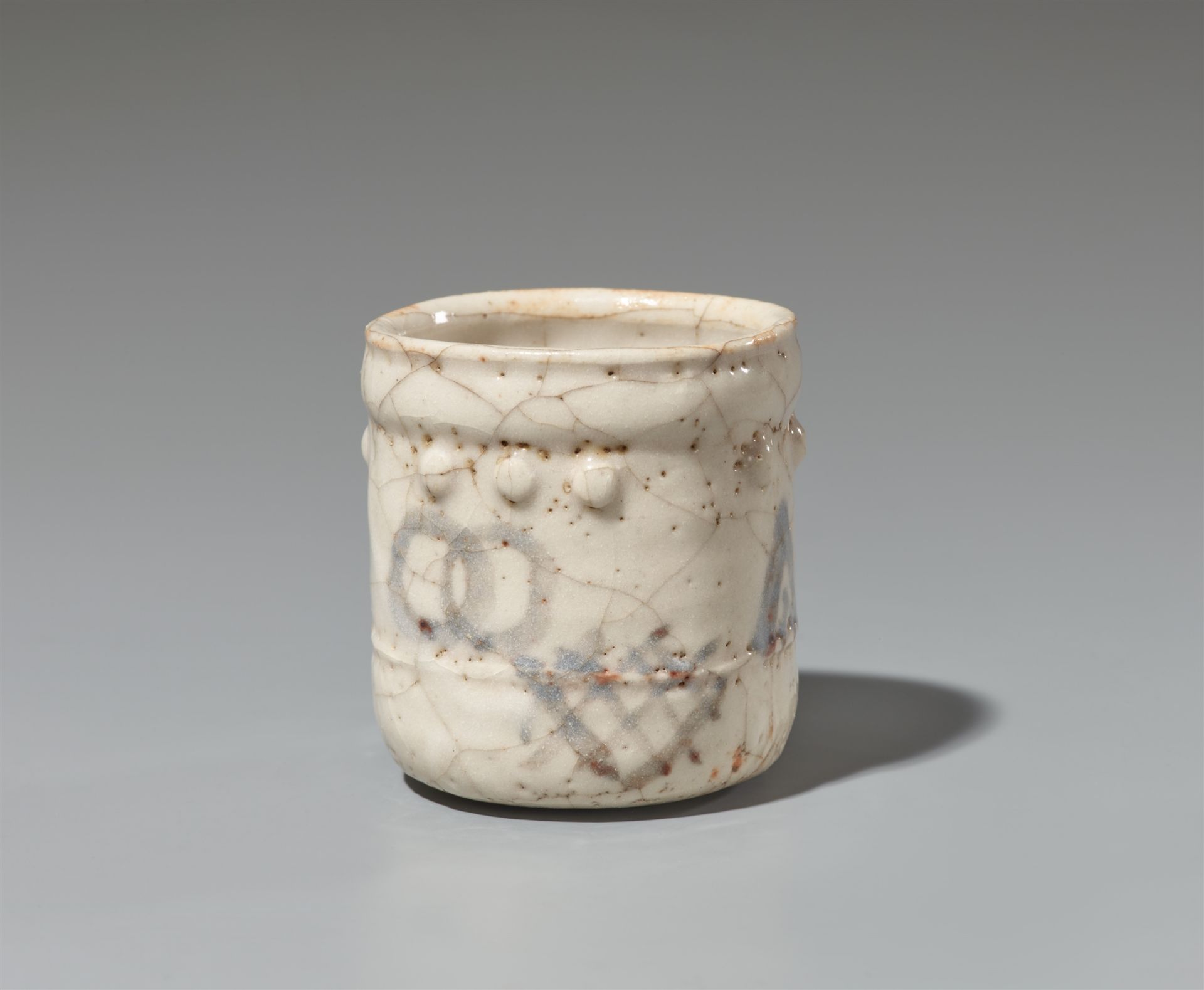 An E-Shino cup (yunomi). Mino area. Edo period or a little later - Image 3 of 3