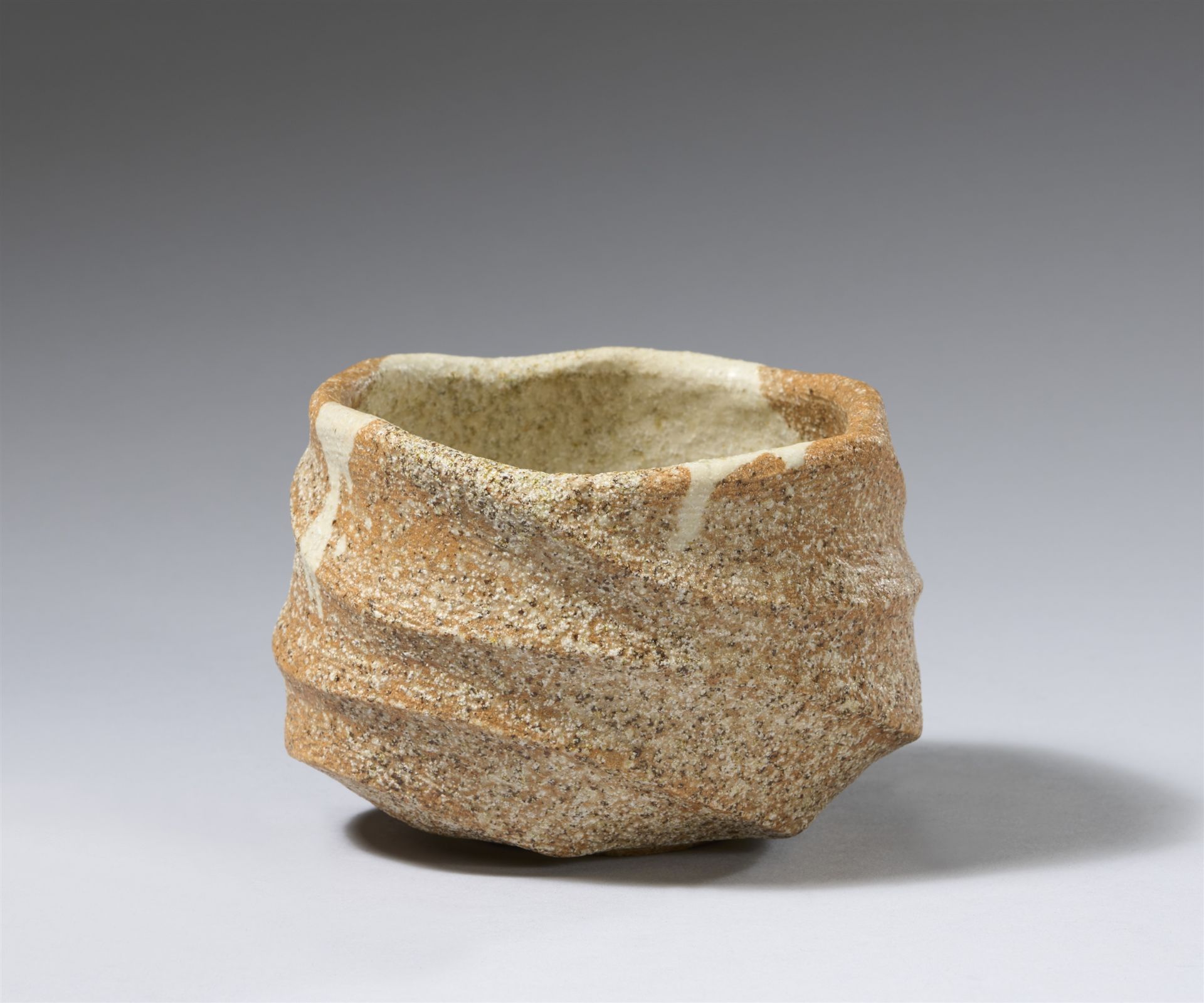 A large chawan by Sakiyama Takayuki (born 1958). Shizuoka-ken, Shimoda. Nikkô-yaki. 1990s - Image 2 of 2