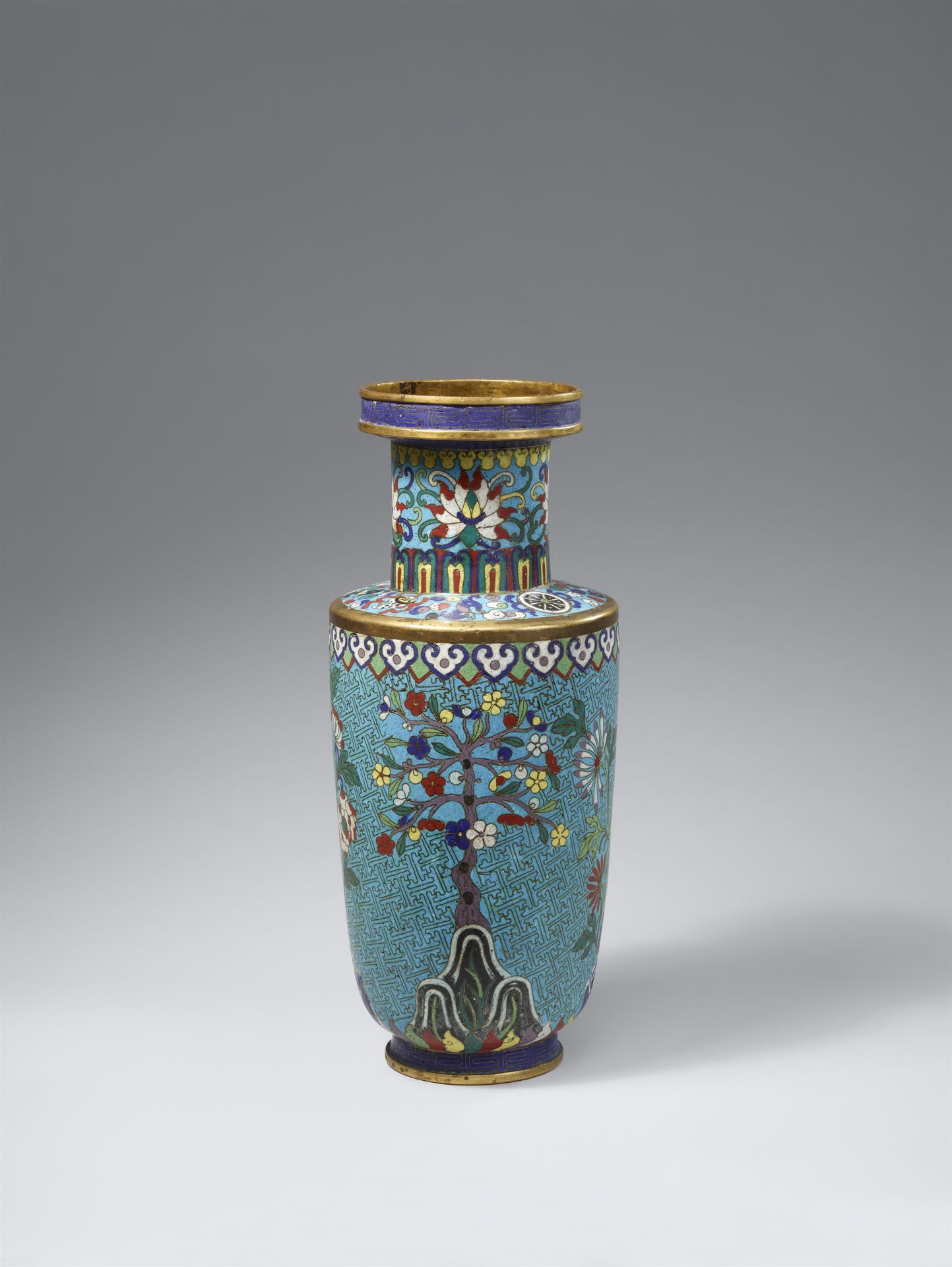 A large cloisonné enamel rouleau vase. Early 19th century - Image 5 of 5
