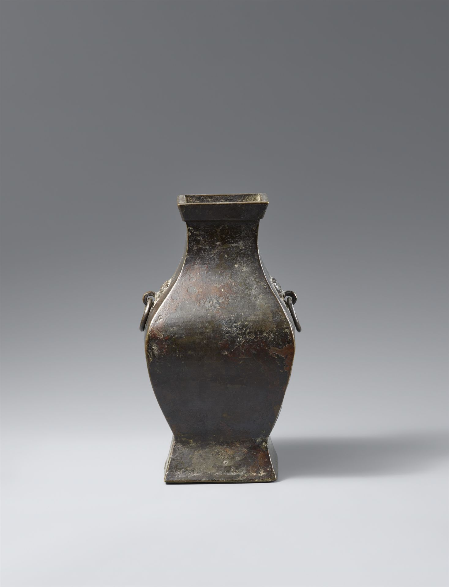 Vase. Bronze Song-/Yuan-Zeit