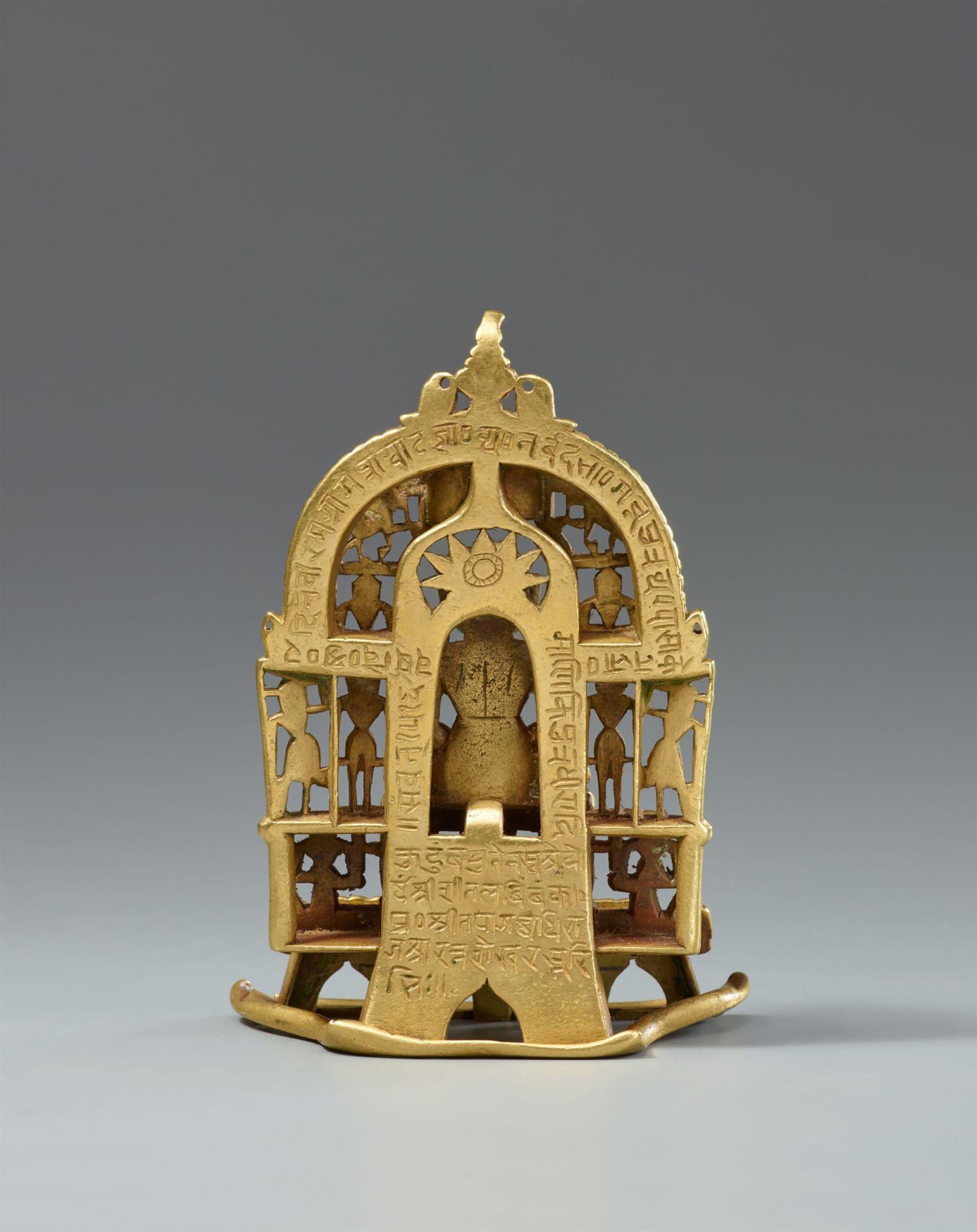 A brass Jain altar. India, Gujerat/Rajasthan. 15th century - Image 2 of 2