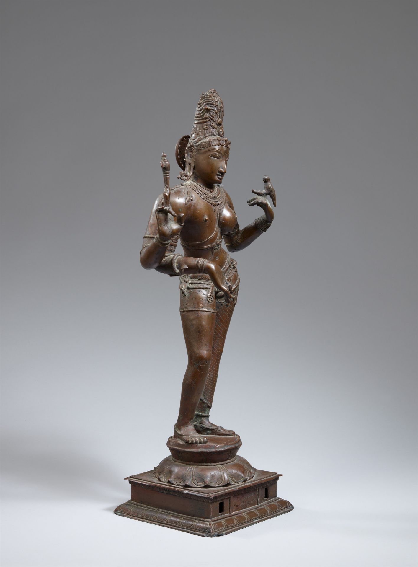 Prozessionsfigur des Ardhanarishvara. Bronze. Süd-Indien. Im Stil der Chola-Zeit, wohl 19. Jh. - Bild 2 aus 5