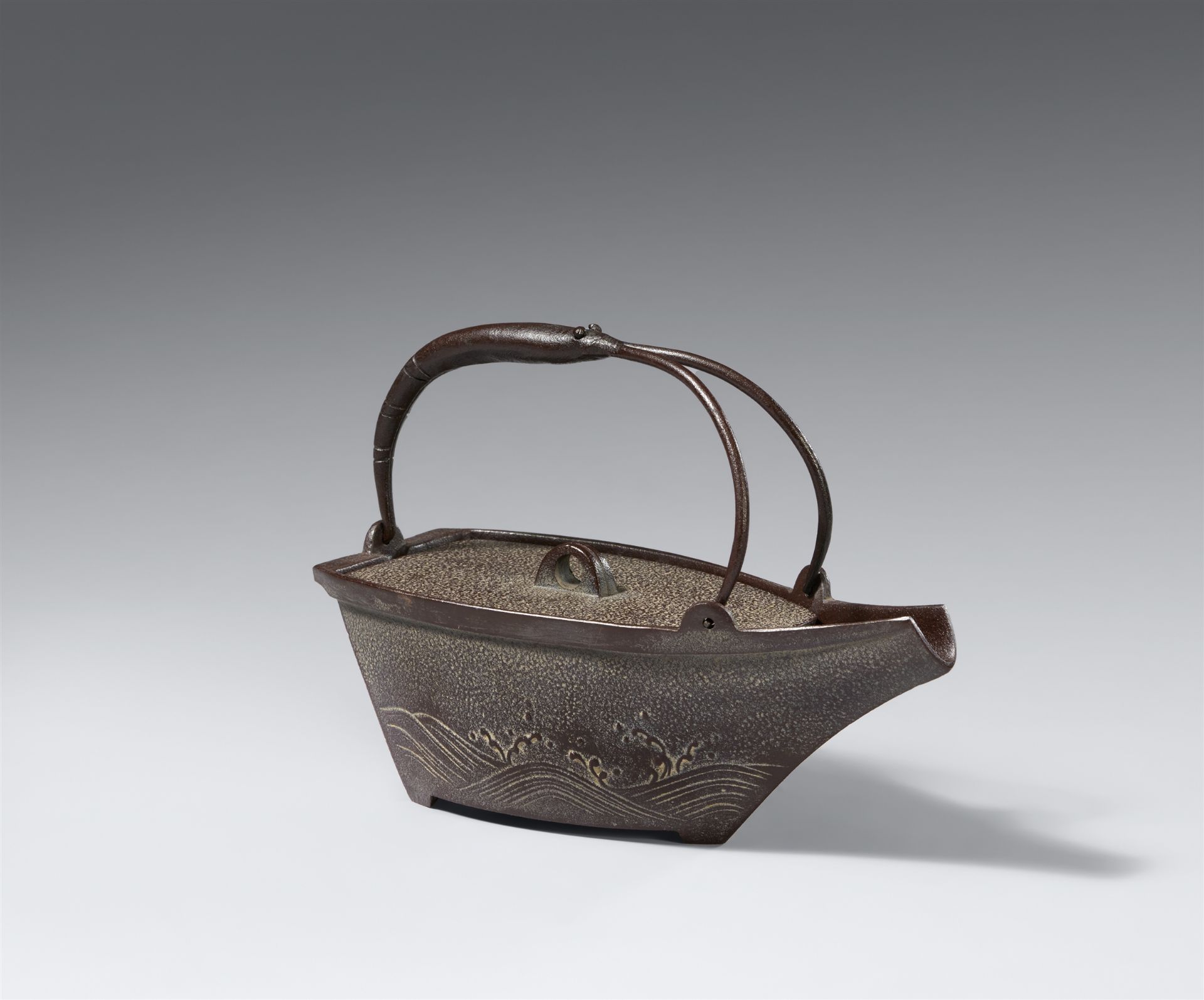 A cast iron chôshi by Takahashi Keiten (1920-2009). 1990s