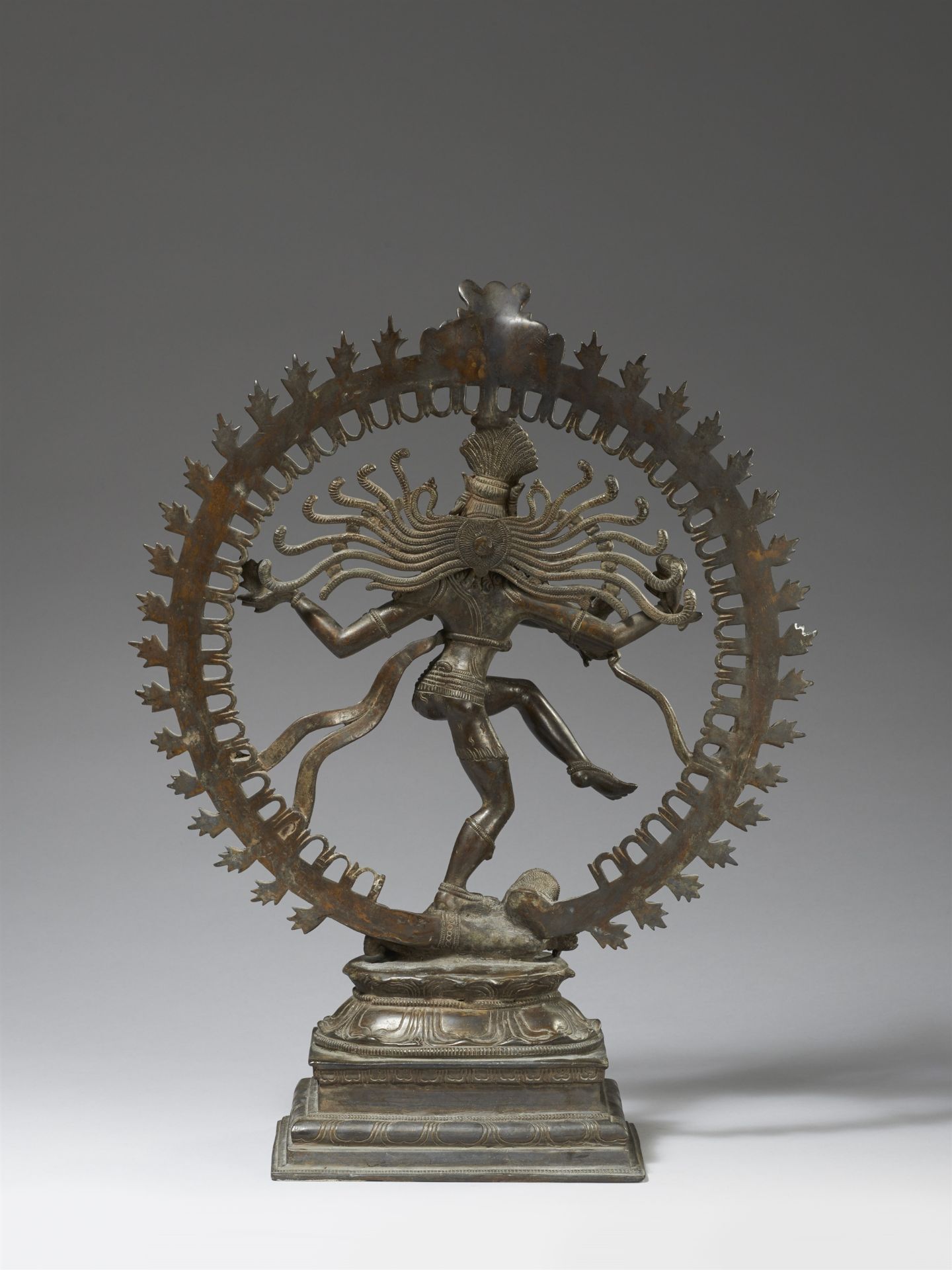 Shiva nataraja. Bronze. Indien. 19. Jh. - Bild 2 aus 2