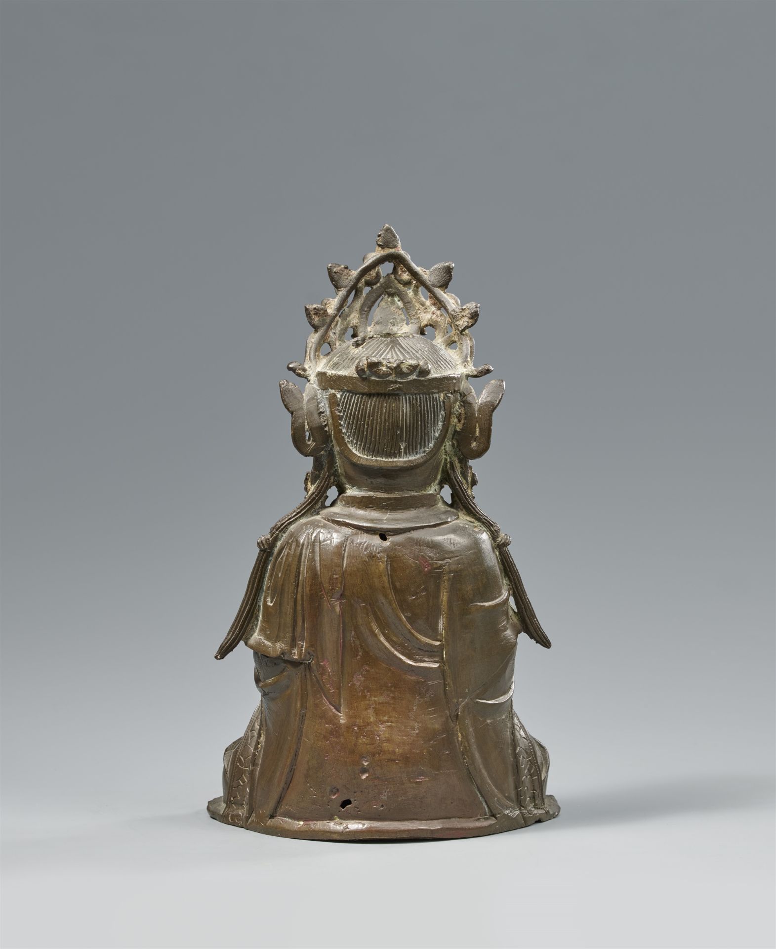 Figur des Guanyin. Bronze. 17./18. Jh. - Bild 2 aus 2