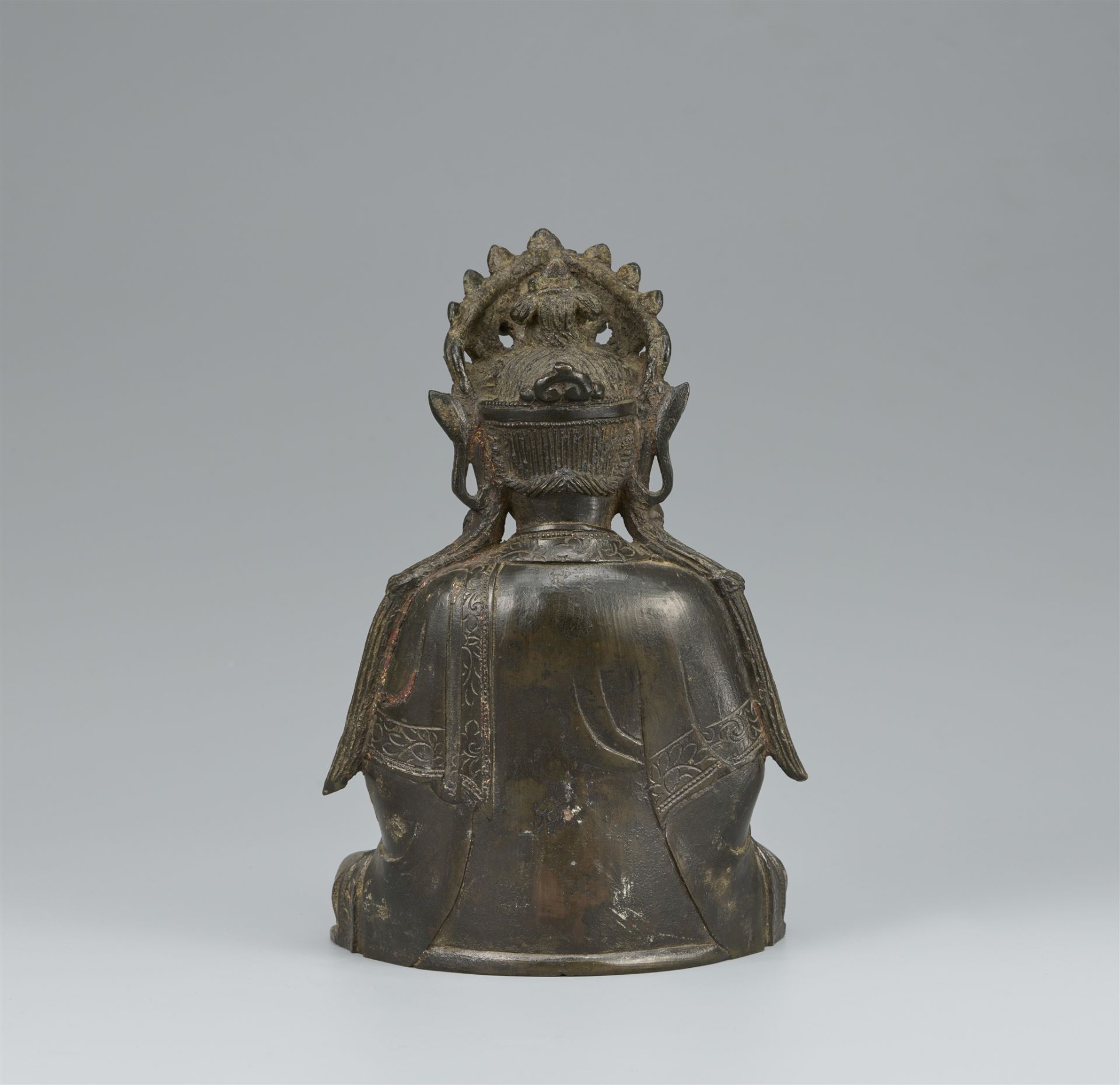 Figur des Guanyin. Bronze. 17./18. Jh. - Bild 2 aus 2