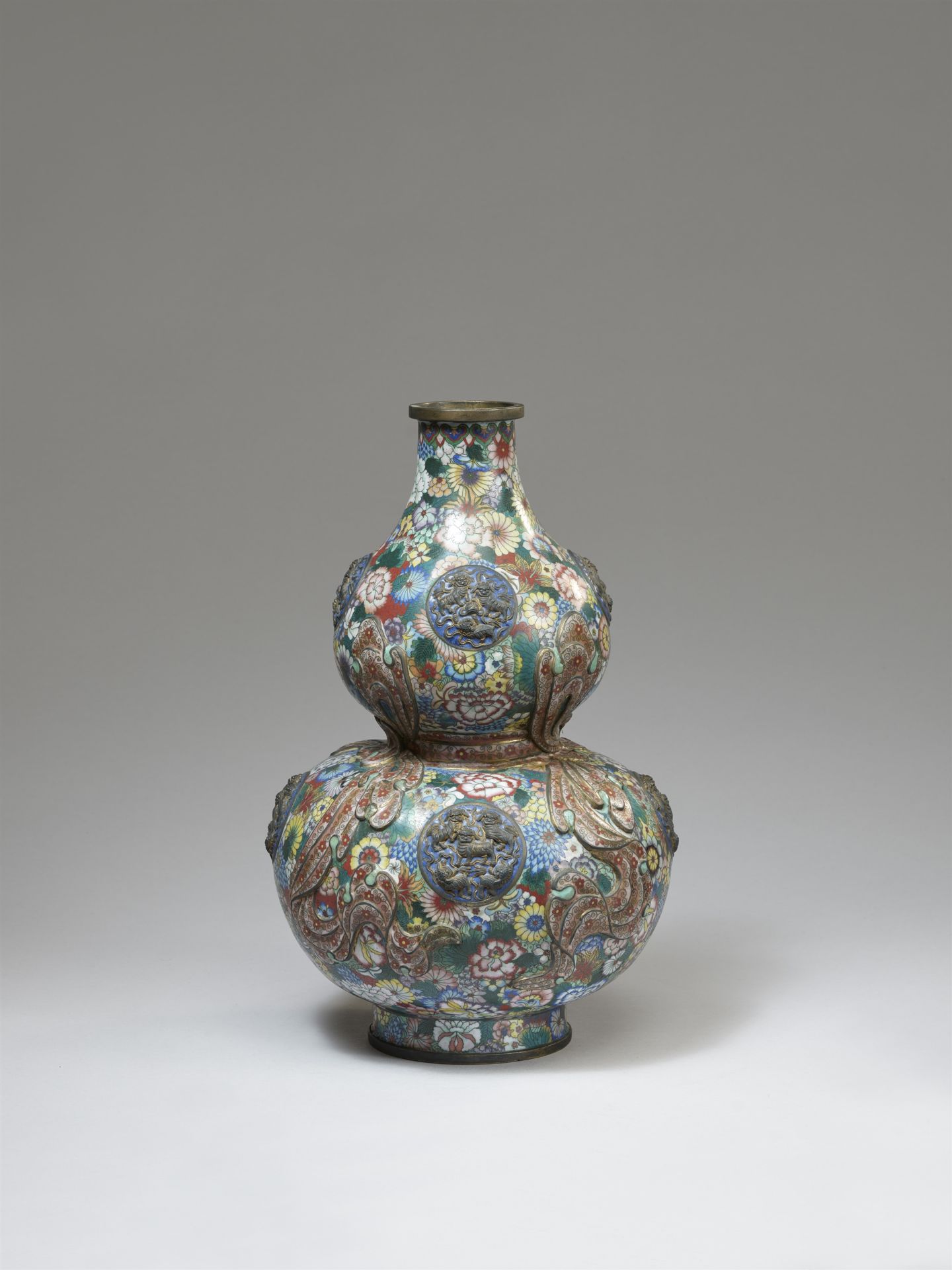 A cloisonné enamel double gourd vase. 19th century - Image 2 of 2