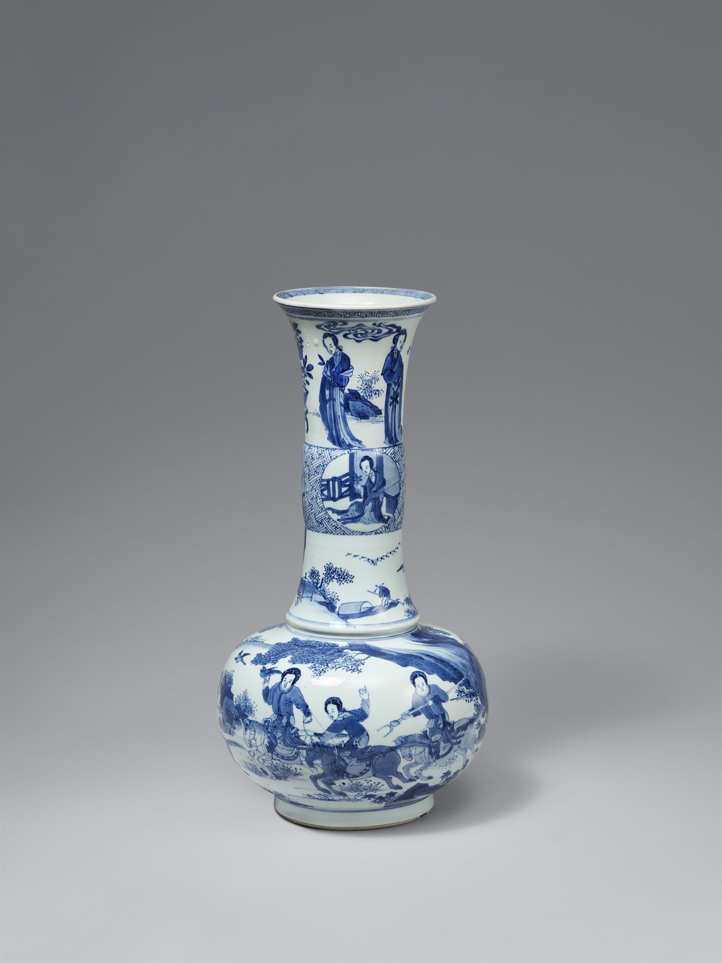 Große blau-weiße Flaschenvase. Kangxi-Periode (1661–1722)