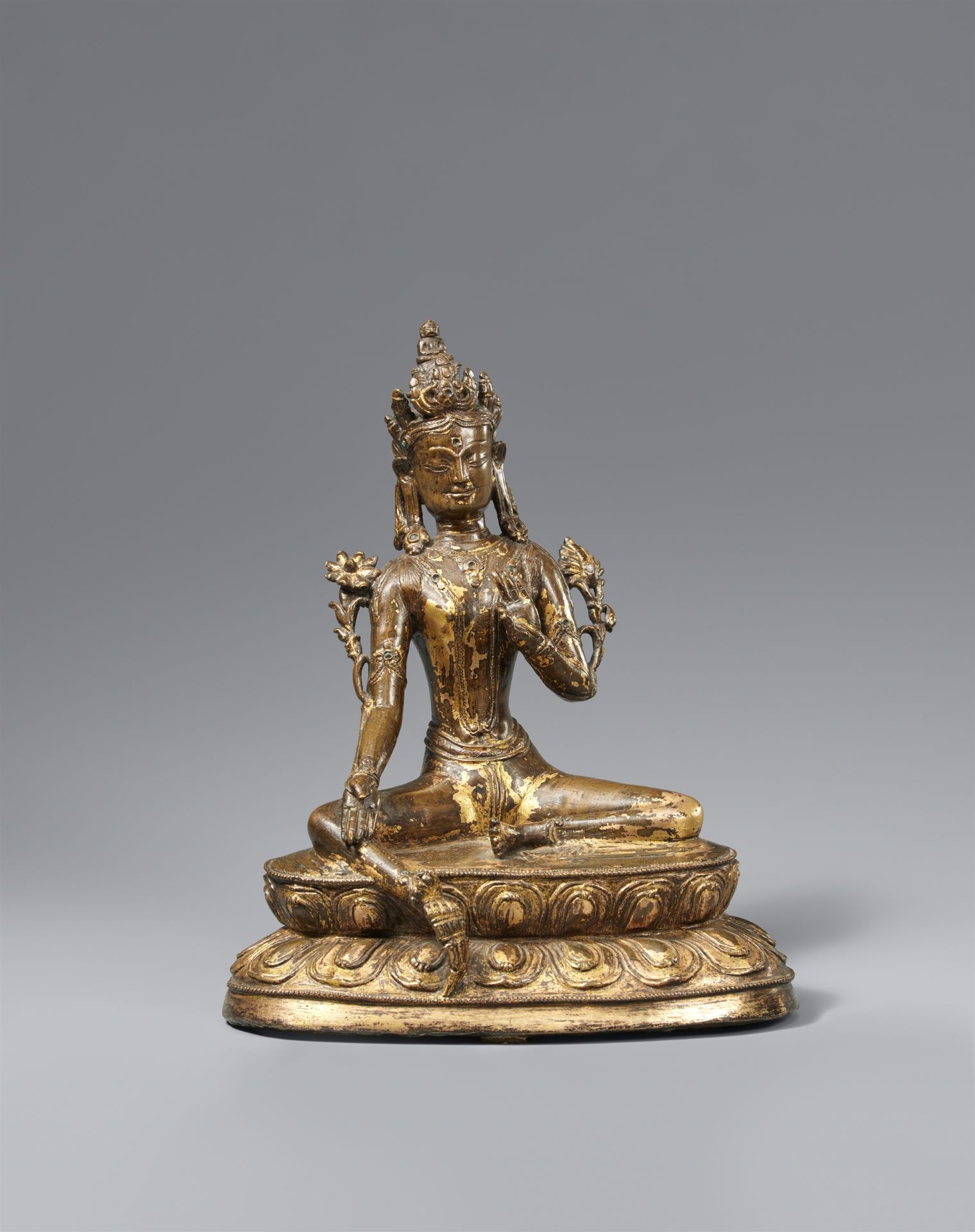 Shyamatara (Grüne Tara). Bronze mit Resten von Vergoldung. Tibet, 14. Jh. oder später