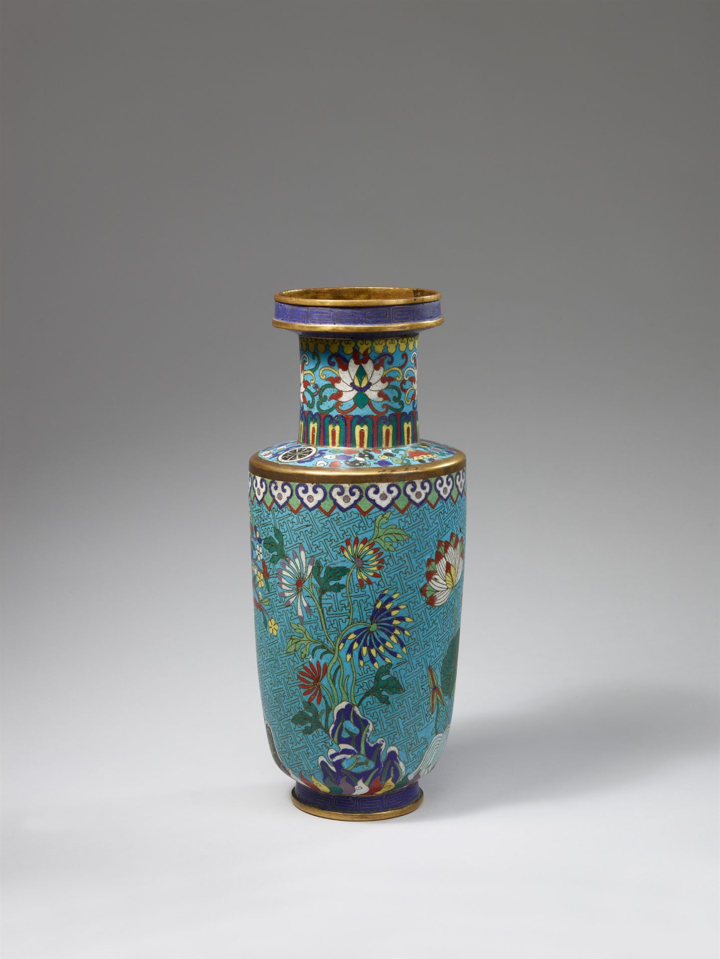 A large cloisonné enamel rouleau vase. Early 19th century - Image 4 of 5