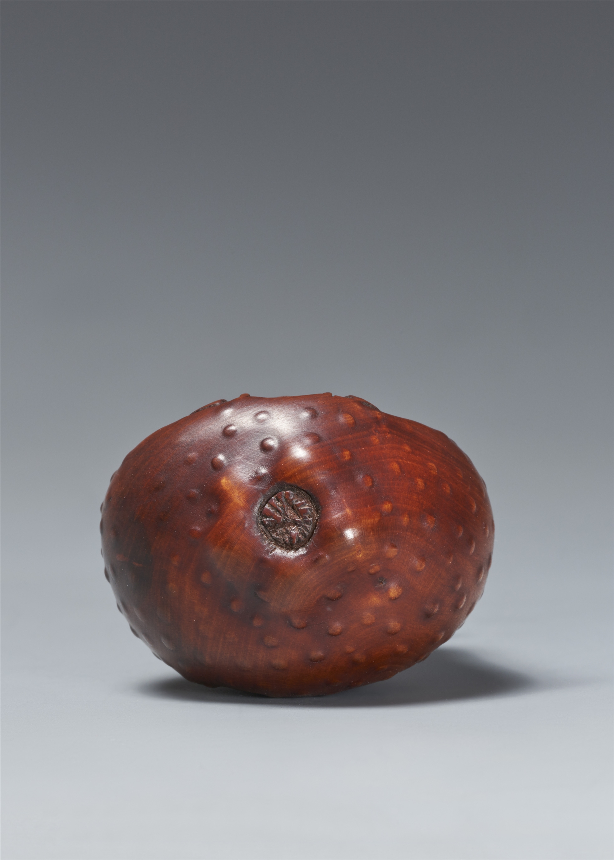 A wood netsuke of a wasp in rotting pear. In the style of Sangetsu. Nagoya. Second half 19th century - Image 3 of 5