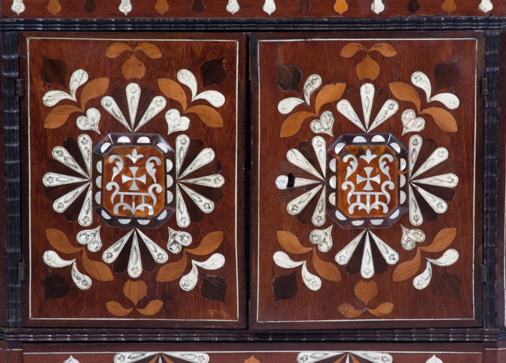 Imposing writing cabinet set with its "contador". Lima. Viceroyalty of Peru. 18th century. - Bild 3 aus 9