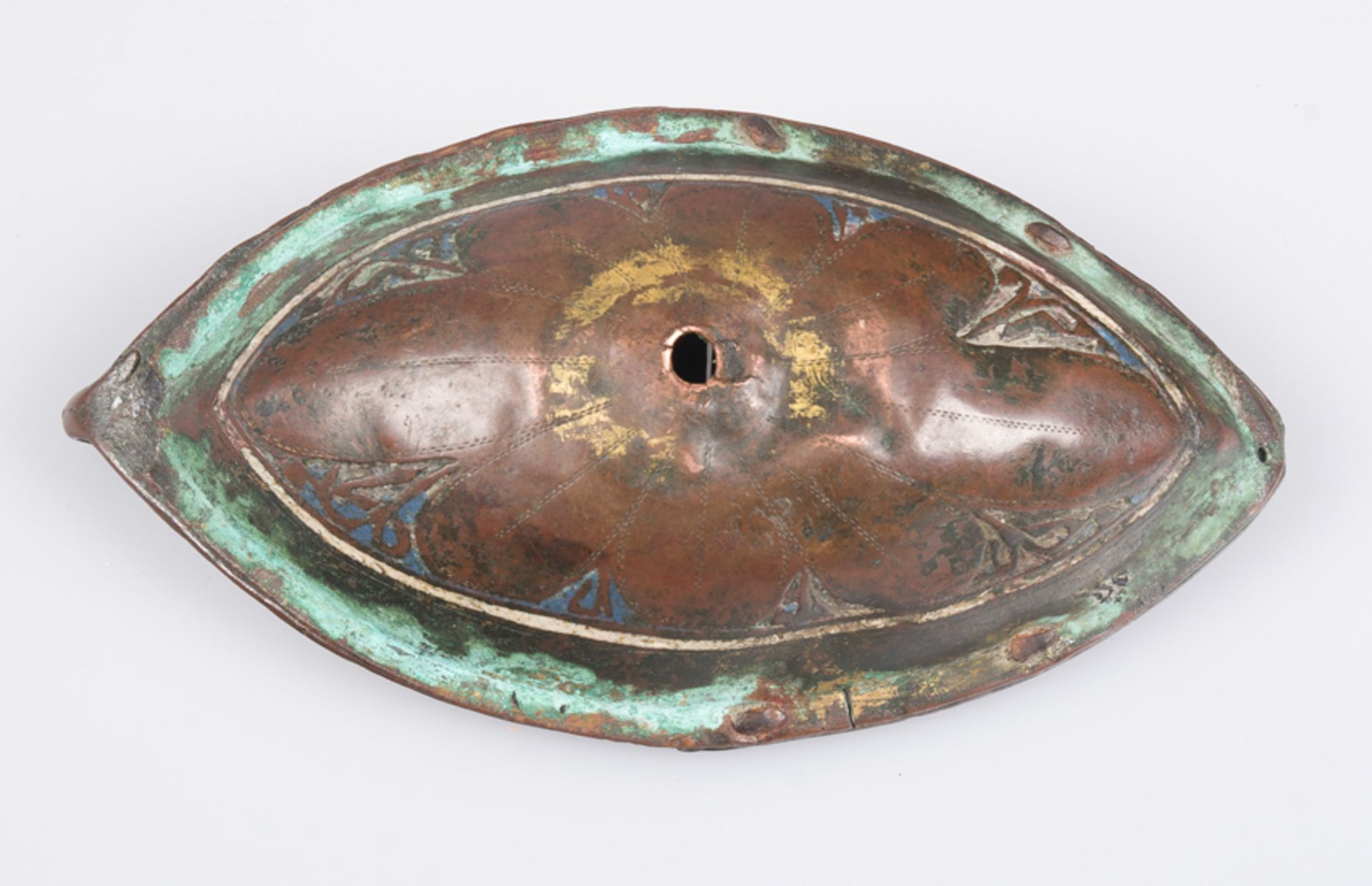 Engraved, chased and partially gilded copper incense burner with champlevé enamel. Limoges. France. - Bild 8 aus 8