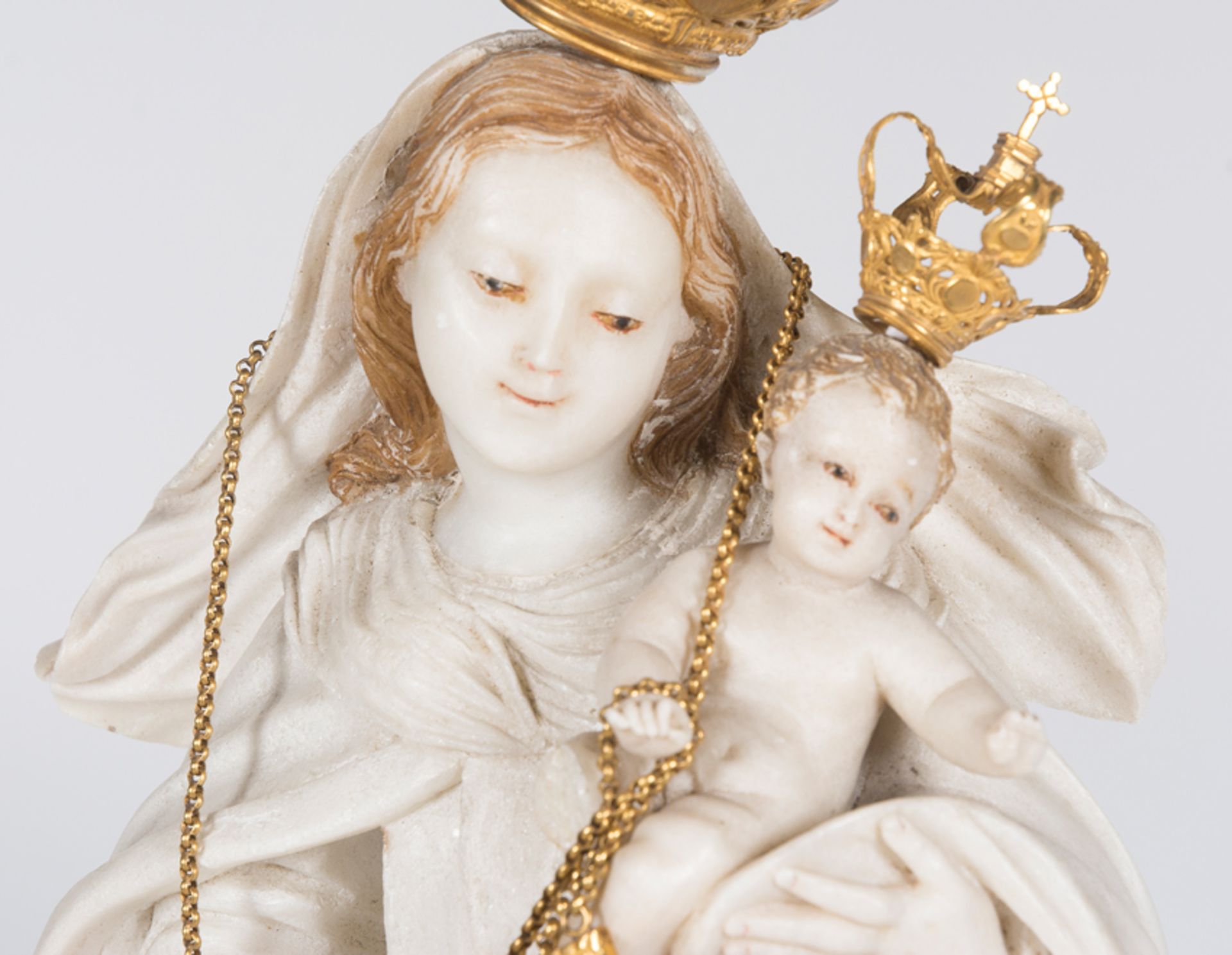 "Our Lady of Carmen with Child". Sculpted, gilded and polychromed alabaster figure. Colonial worksho - Image 8 of 10