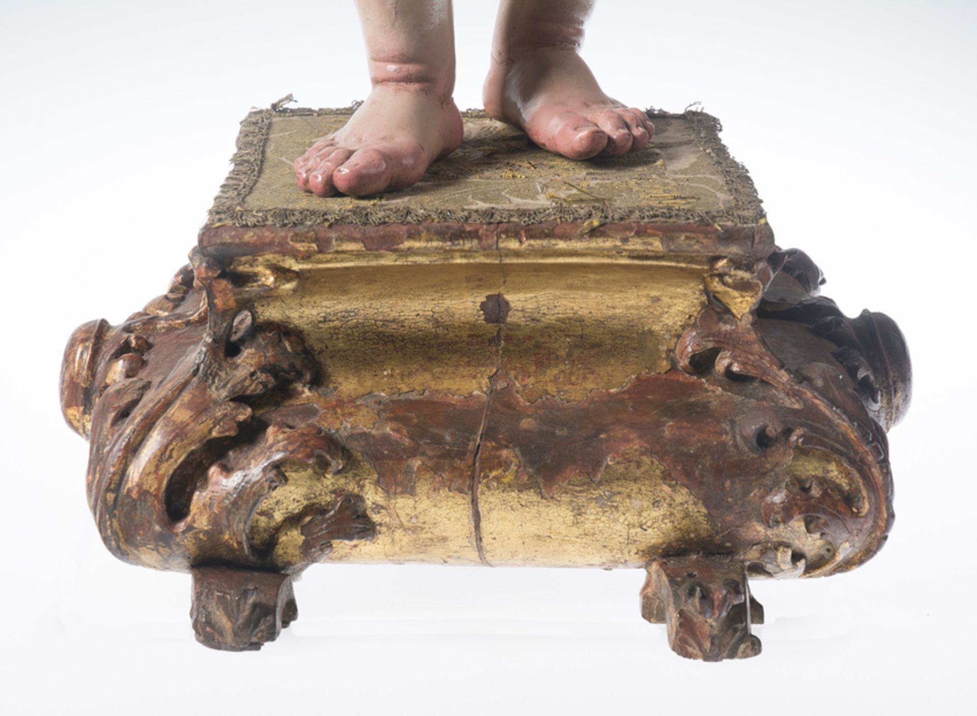 "Christ Child". Carved and polychromed wooden sculpture. Sevillian School. First third of the 17th c - Bild 9 aus 10