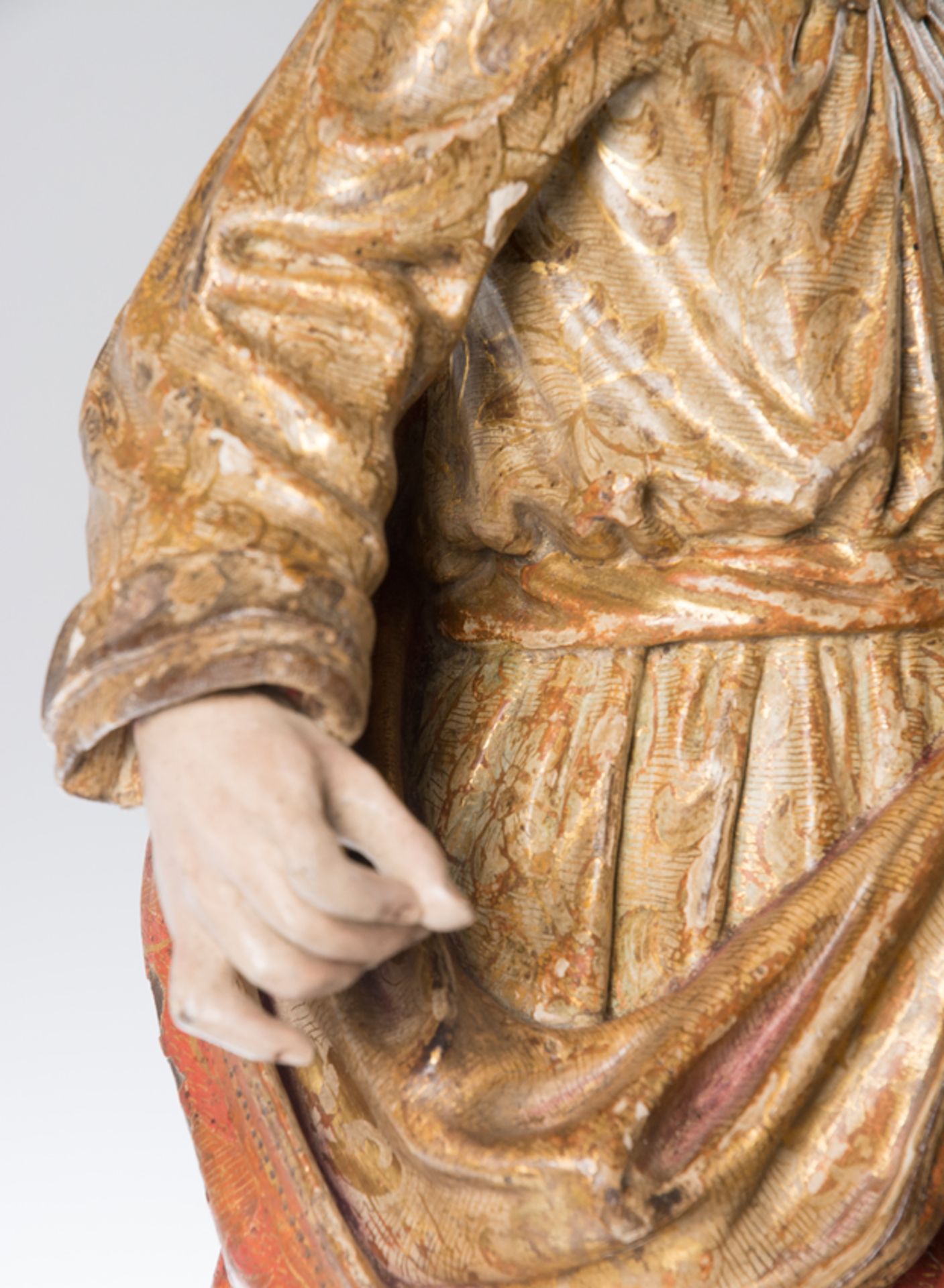 "Evangelist". Carved and polychromed wooden sculpture. Late 15th century - early 16th century. - Bild 7 aus 13