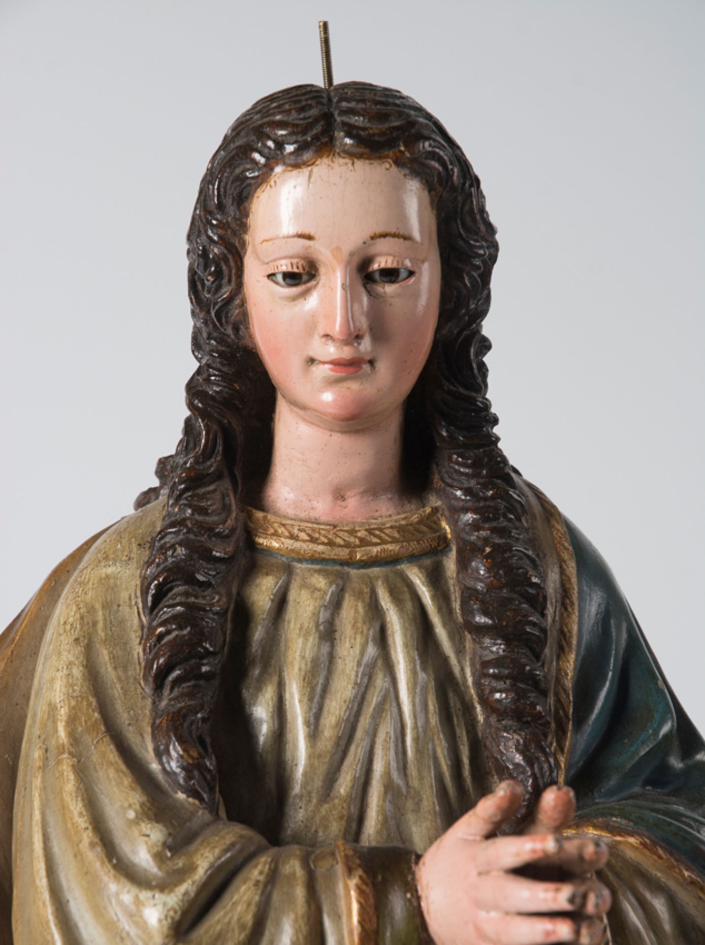 "Our Lady Immaculate". Carved, gilded and polychromed wooden sculpture. Seville or Granada School. C - Image 4 of 10