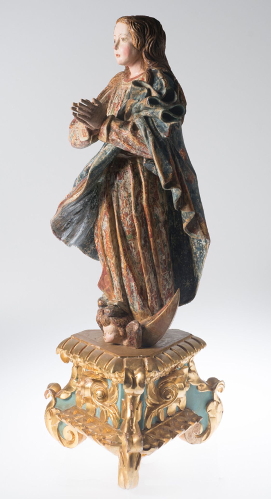 "Our Lady Immaculate". Carved, gilded and polychromed wooden sculpture. Colonial. Mexico. 18th centu - Bild 6 aus 7