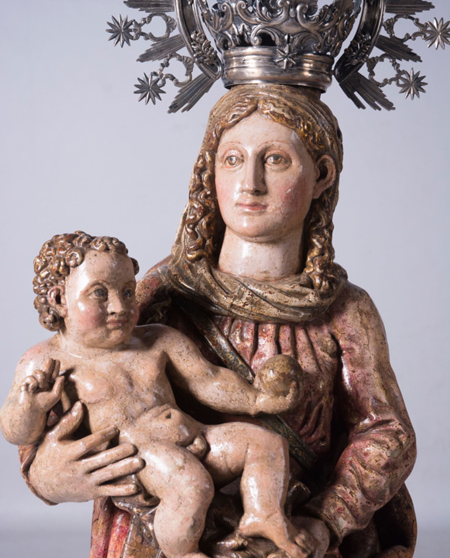 "Madonna and Child". Carved and polychromed wooden sculpture with a silver crown. Spanish School. 17 - Image 2 of 6